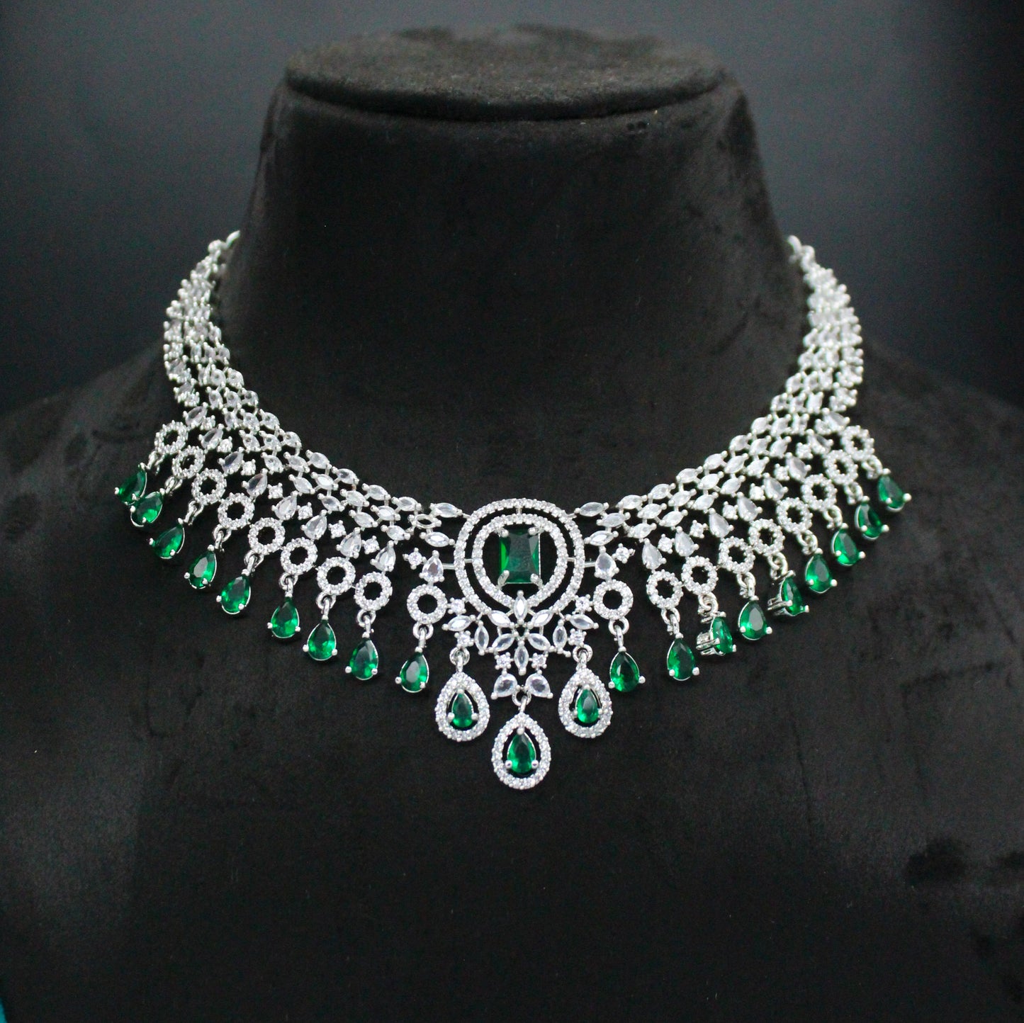 Platinum green necklace 38584