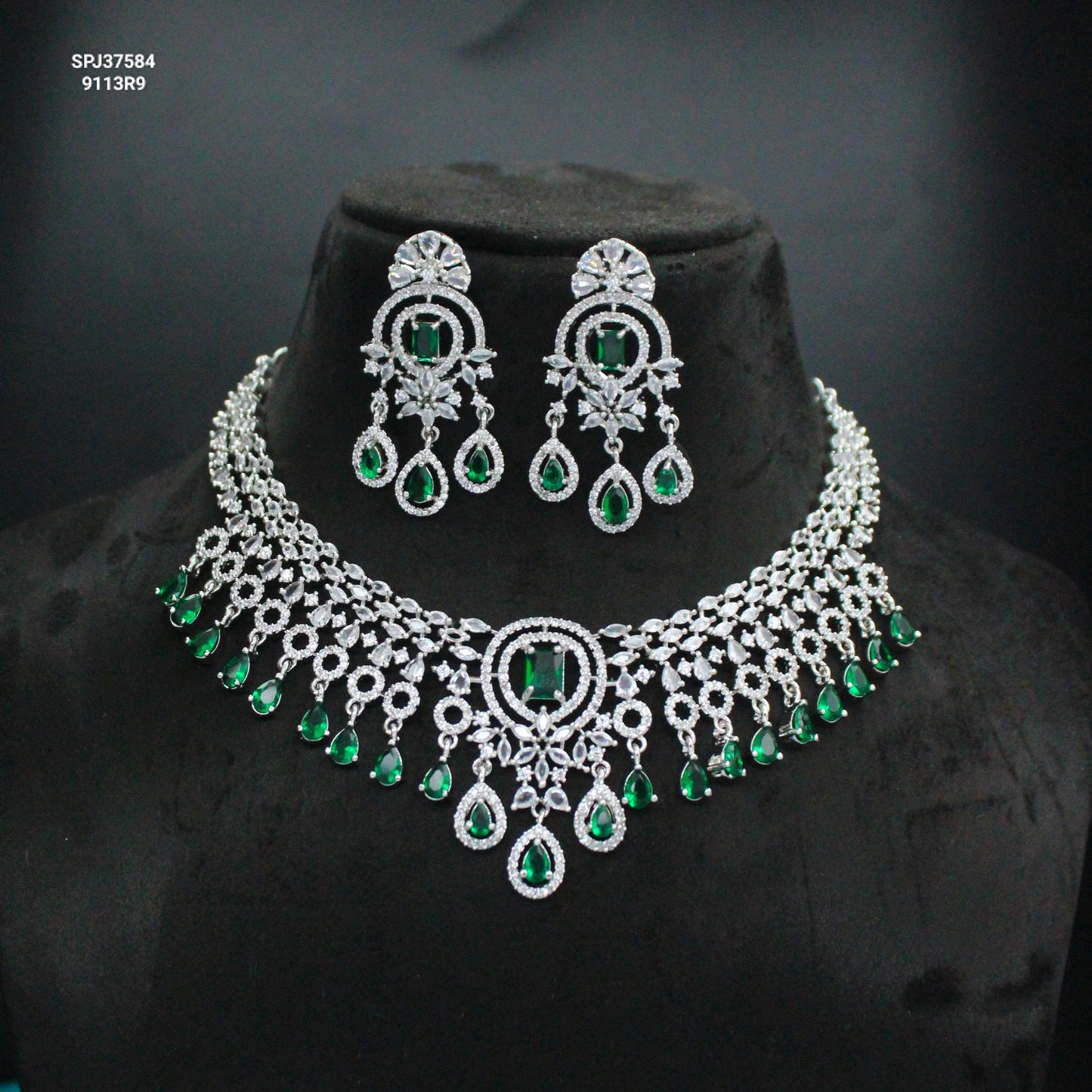 Platinum green necklace 38584