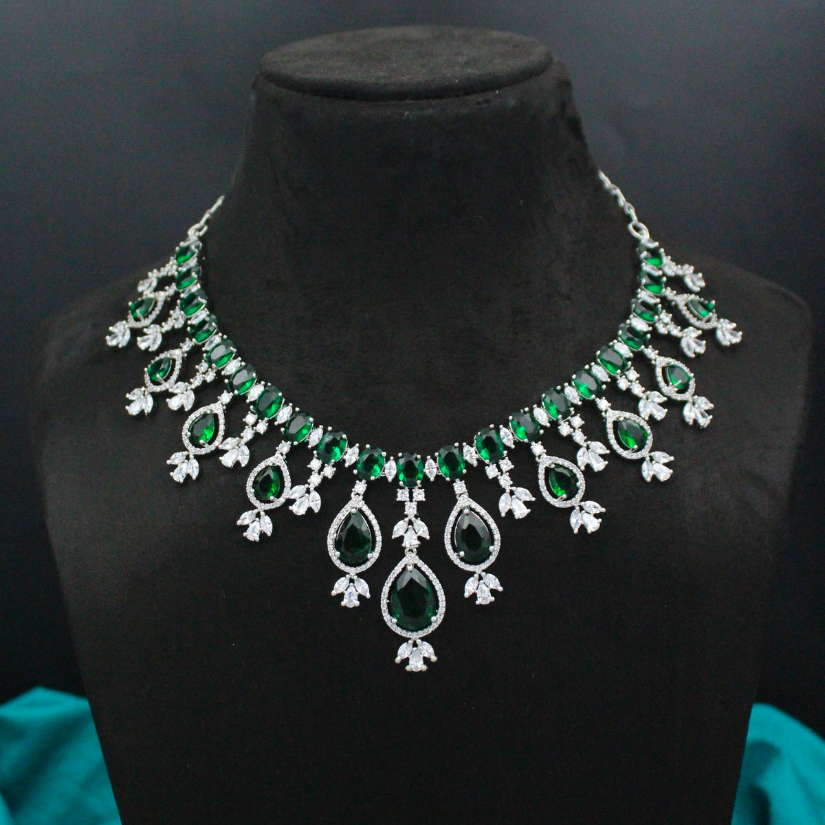 Platinum Green Stone Necklace Set SP-39079