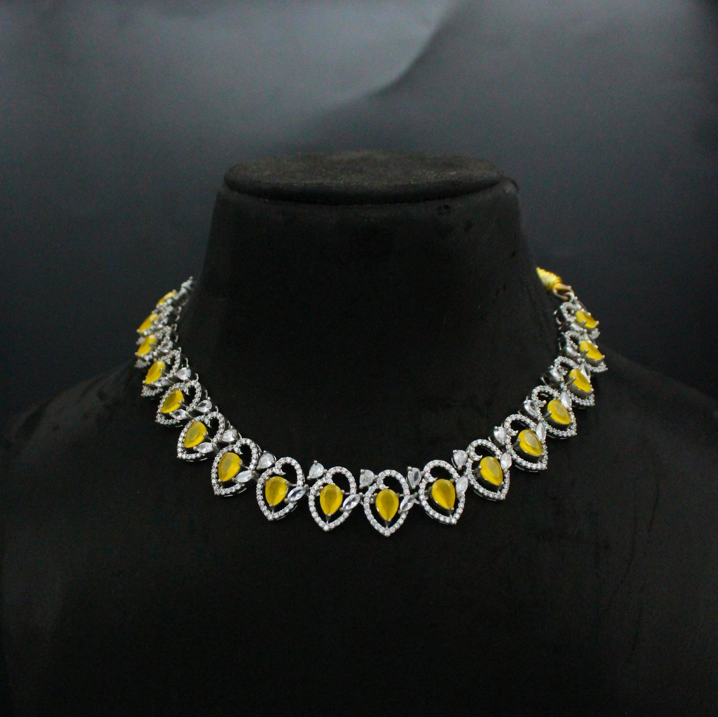 Platinum Single-Line Light Yellow Oval Necklace SP-16301