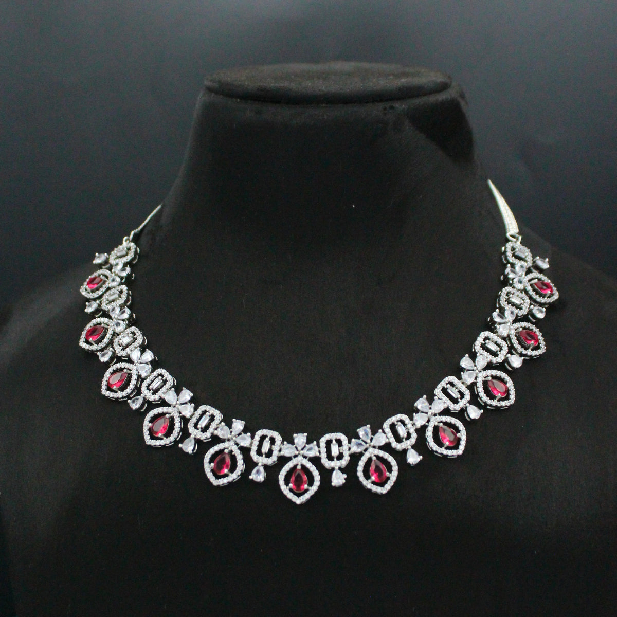 Platinum Single-Line Red Stone Short Necklace SP-15660