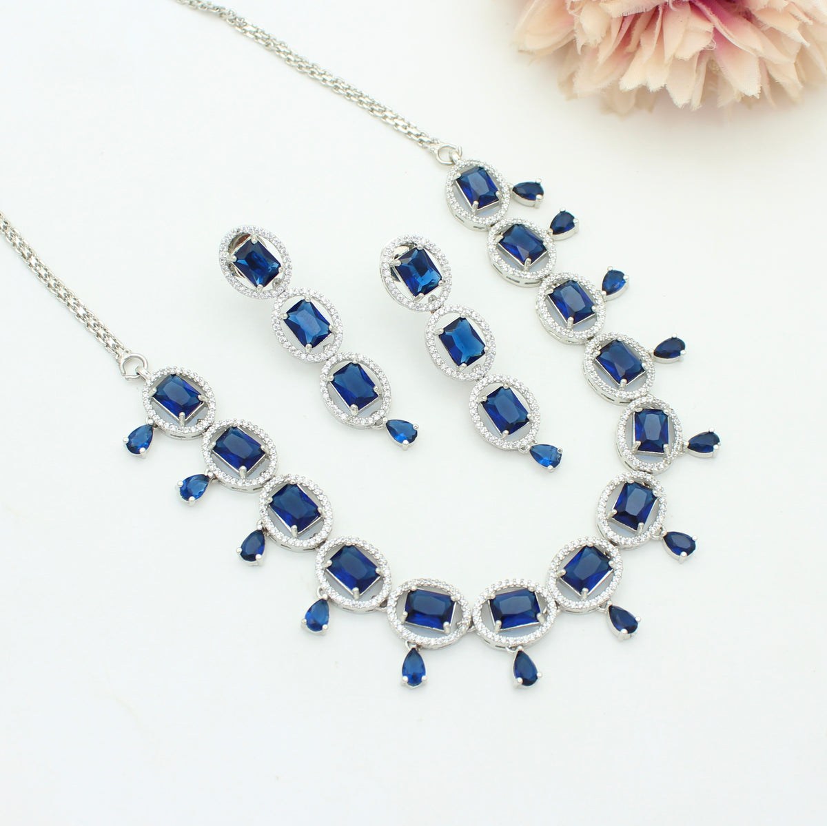 Antique Gold Blue Stone Necklace SP-27329