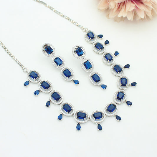 Antique Gold Blue Stone Necklace SP-27329