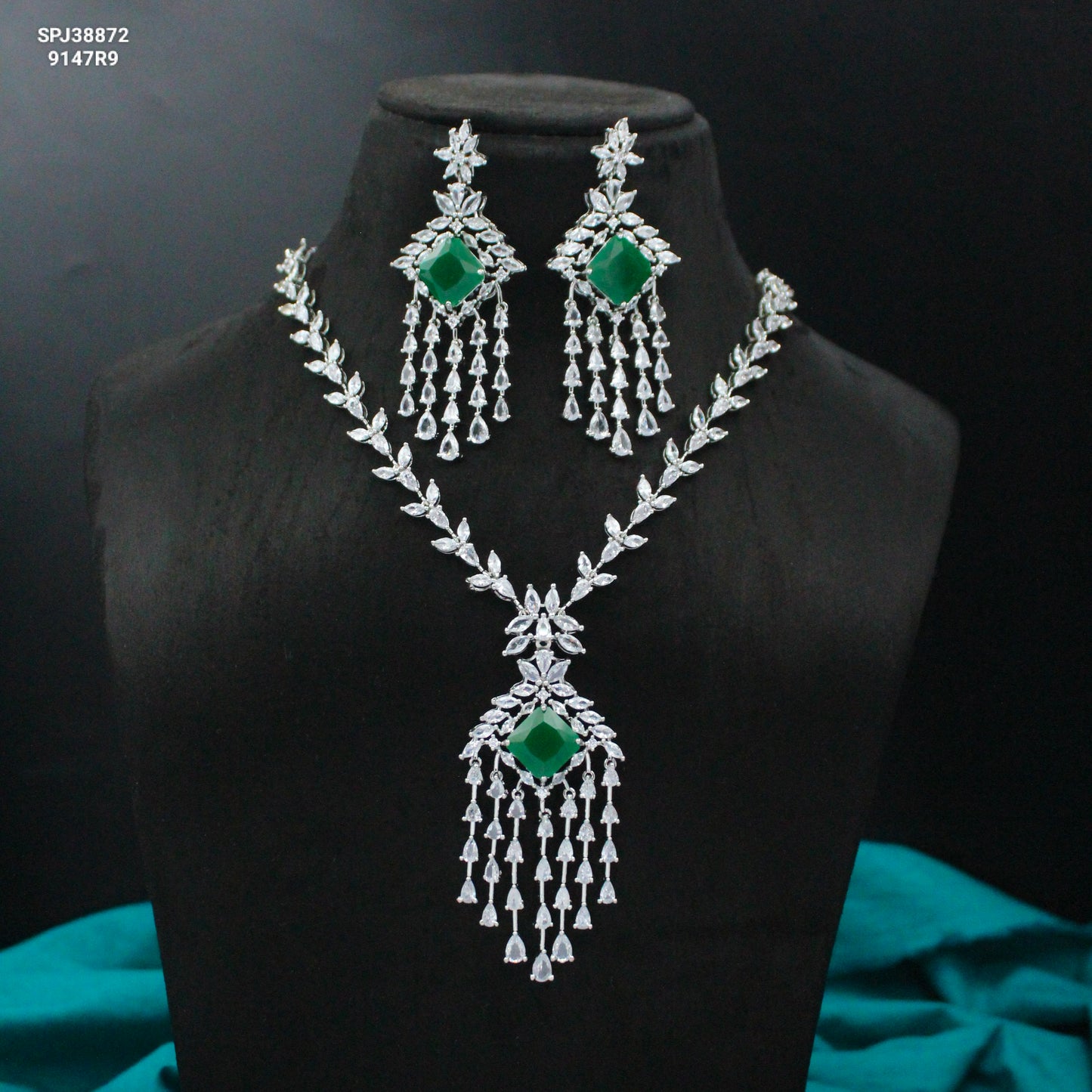Platinum Green Short Hangings Necklace Set 38872