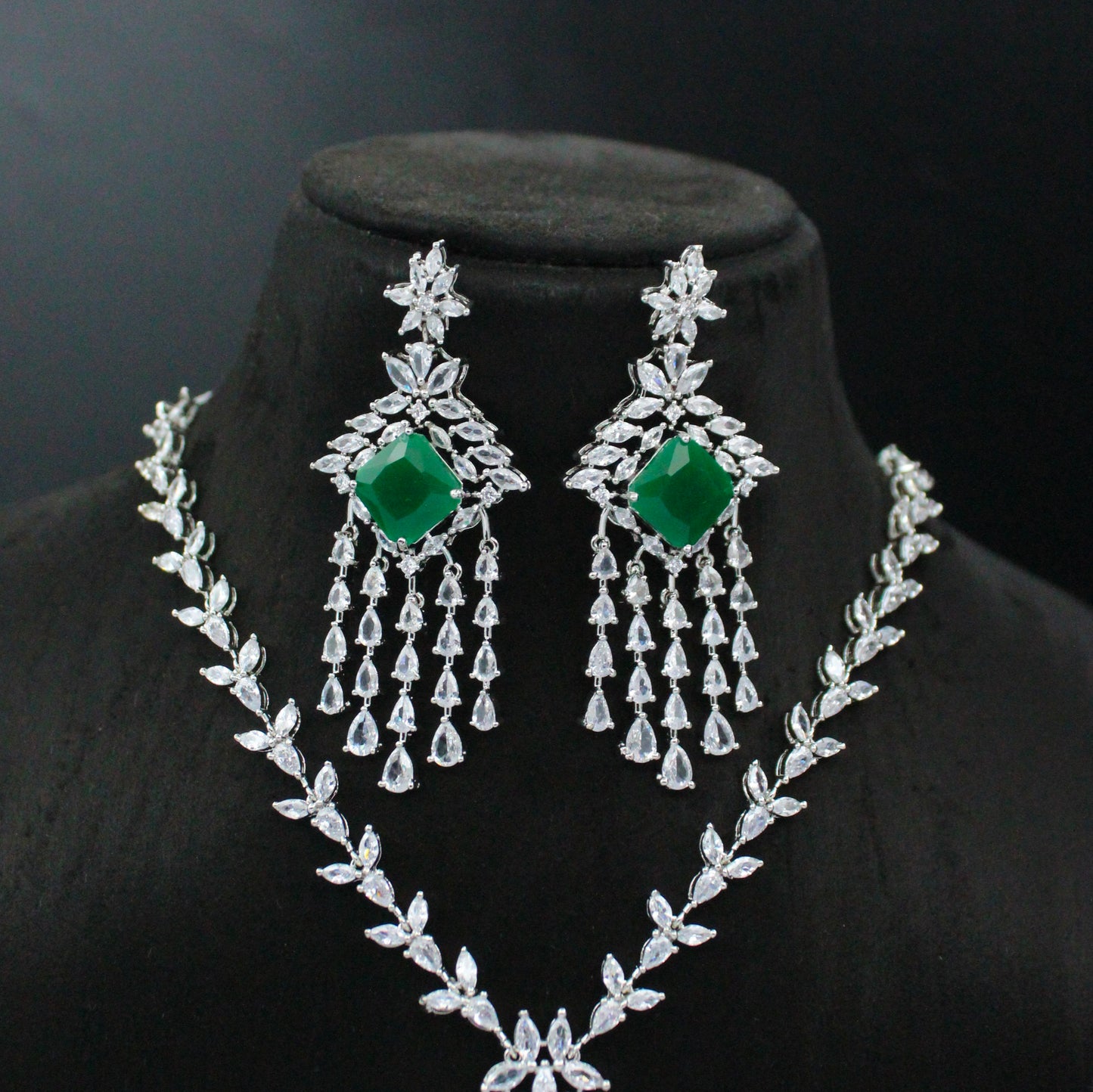Platinum Green Short Hangings Necklace Set 38872