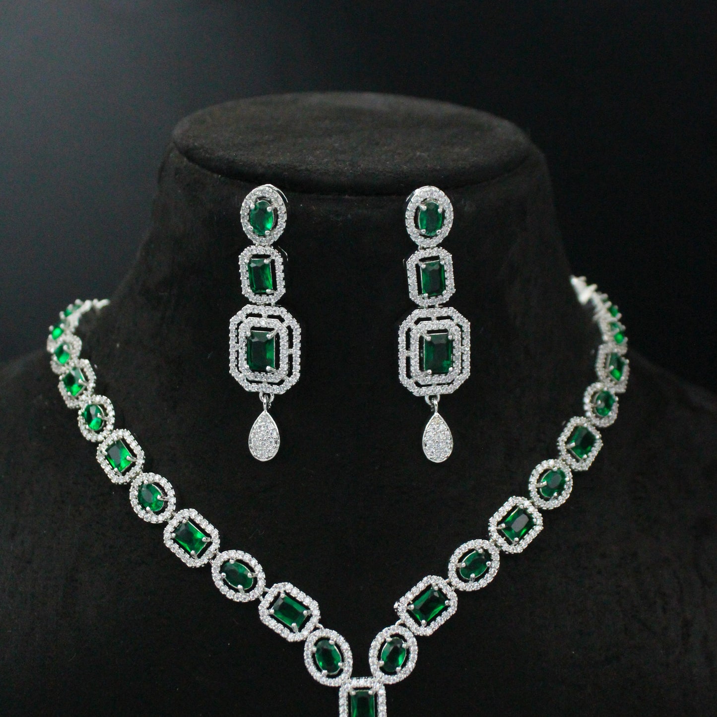 Platinum Green Short Necklace Set With Push Back Earrings 31086