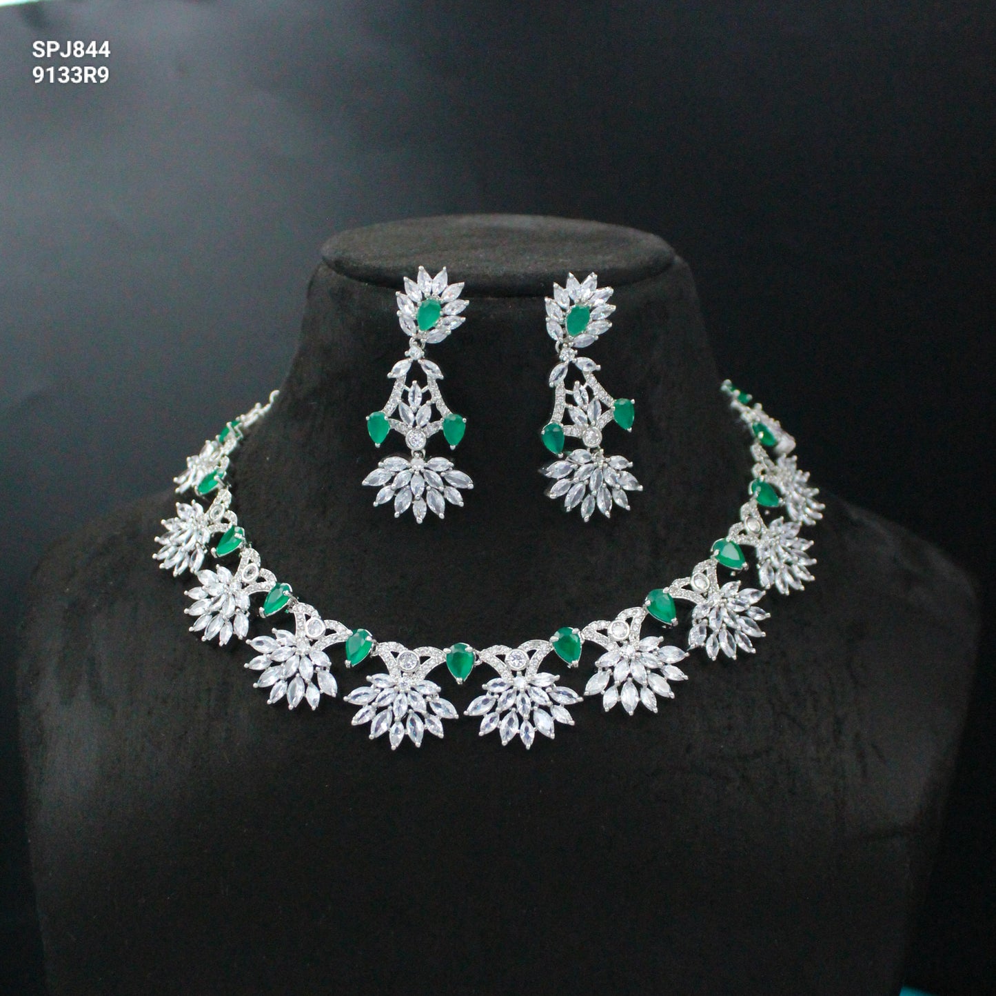 Platinum Green Short Leaf Necklace Set With Push Back Earrings 844