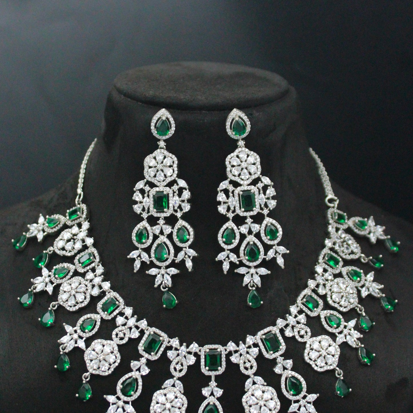 Platinum Short Green Broad Necklace Set With Big Push Back Earrings 28801
