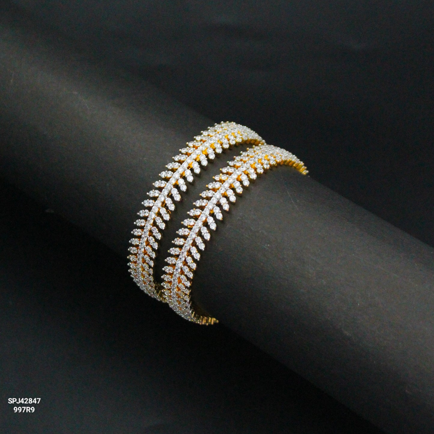 Diamond Look Leaf Bangles 2Pc 42847