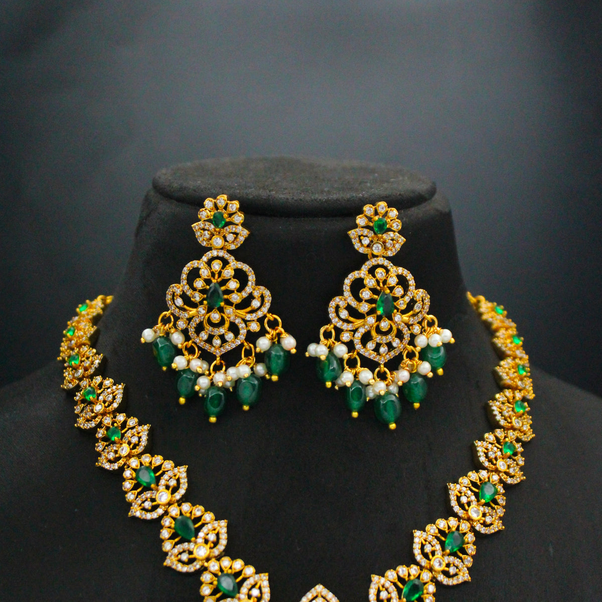 Victorian Green Stone Short Necklace SP-40218