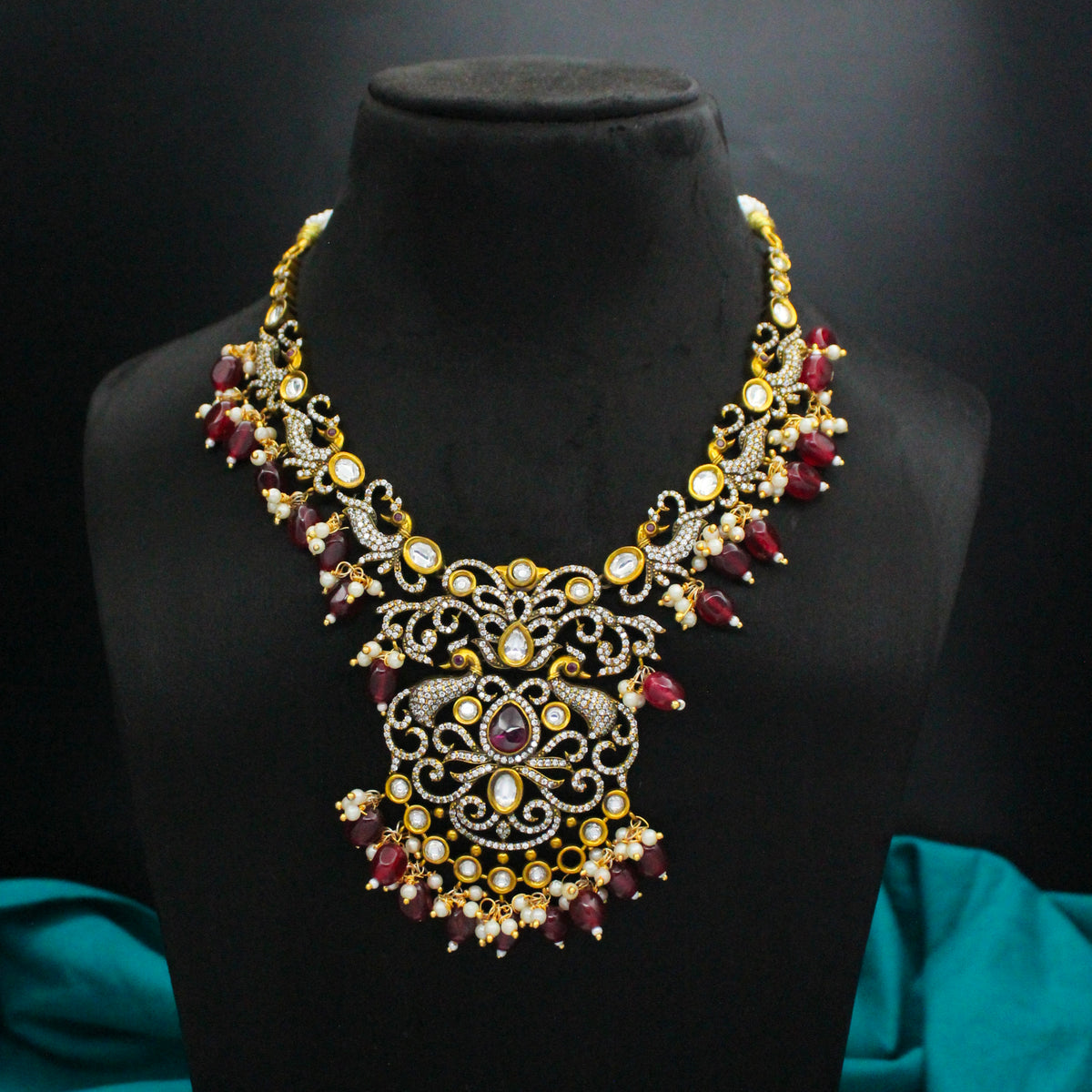 Victorian Peacock Red Short Necklace SP-22921