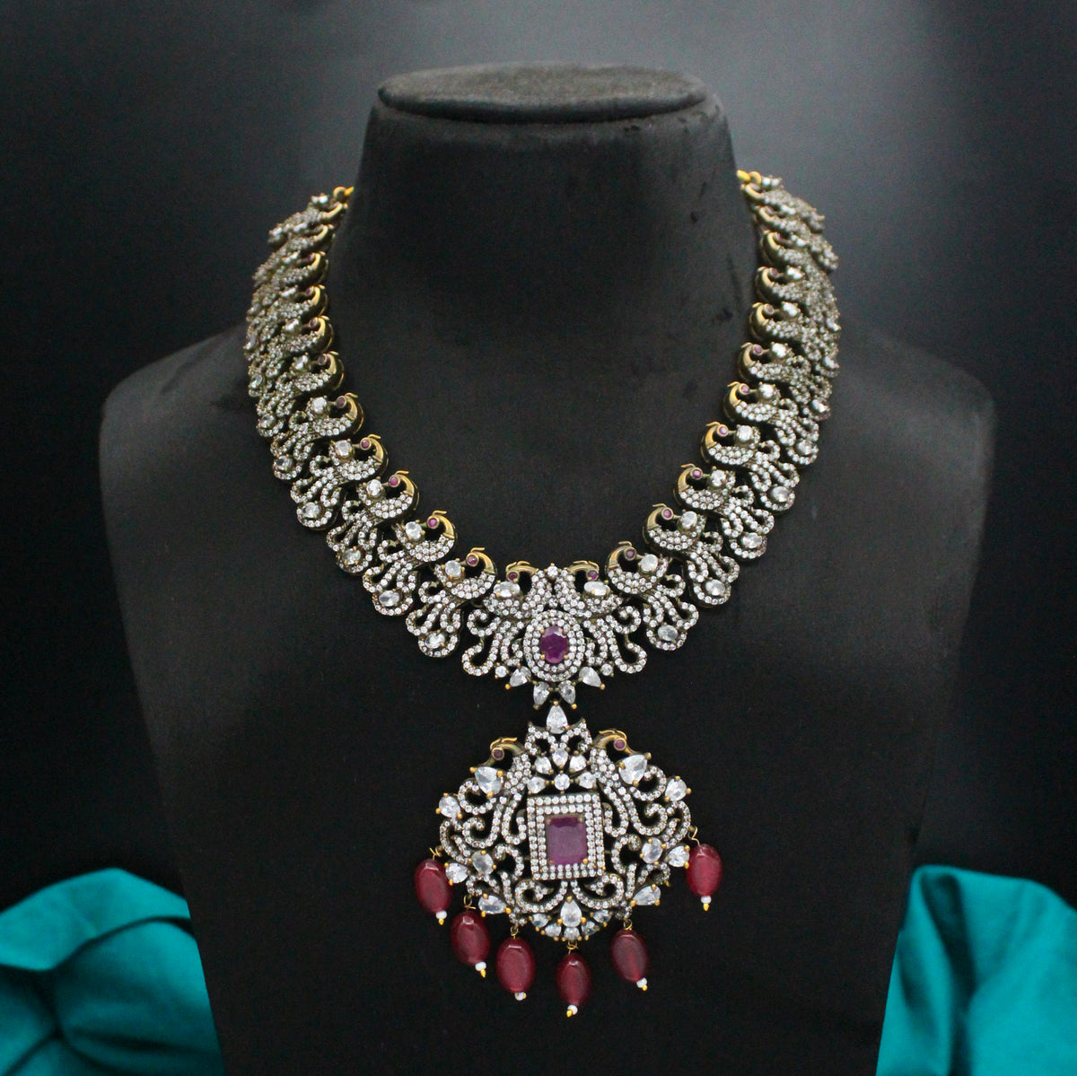 Victorian Red Stone Short Necklace SP-19035