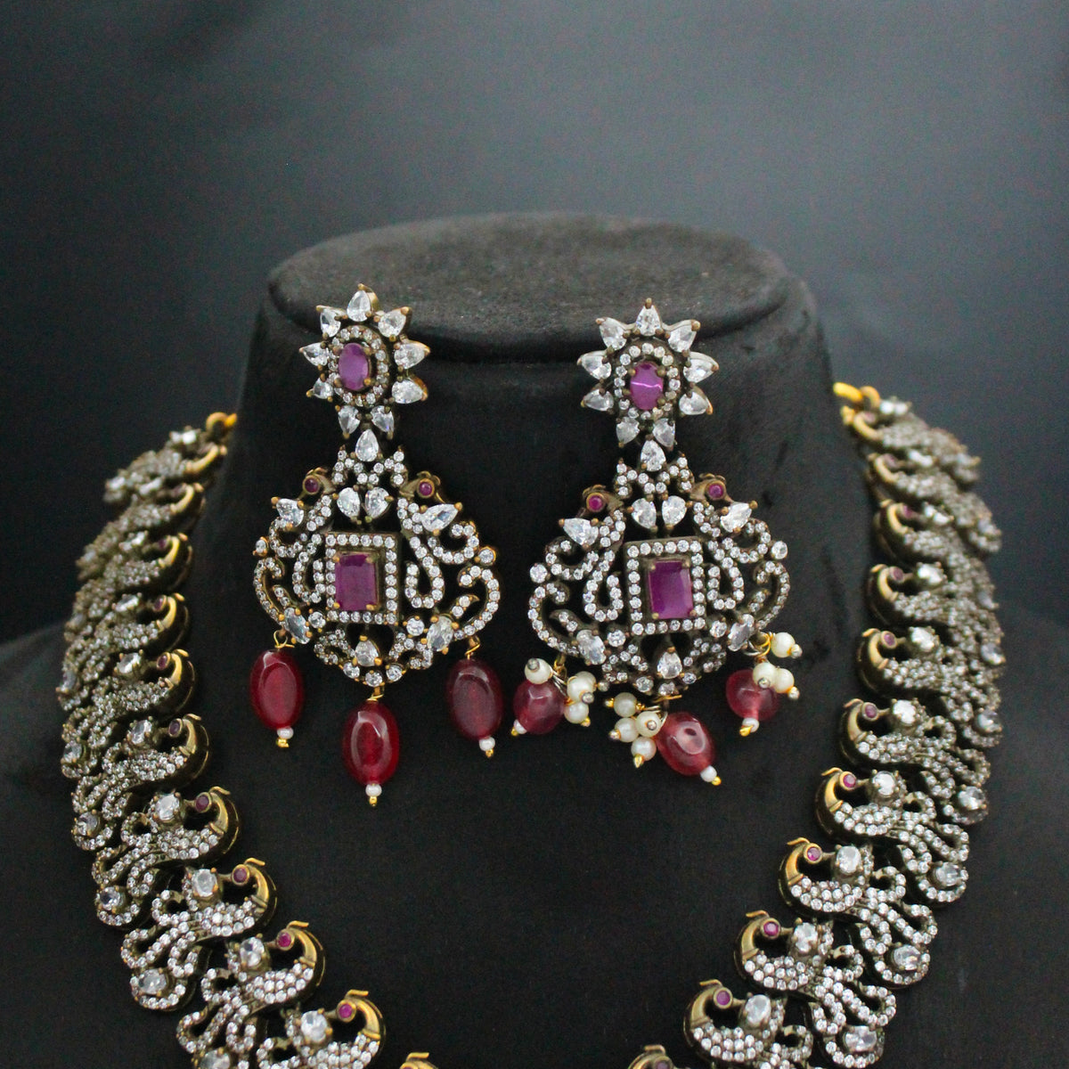 Victorian Red Stone Short Necklace SP-19035
