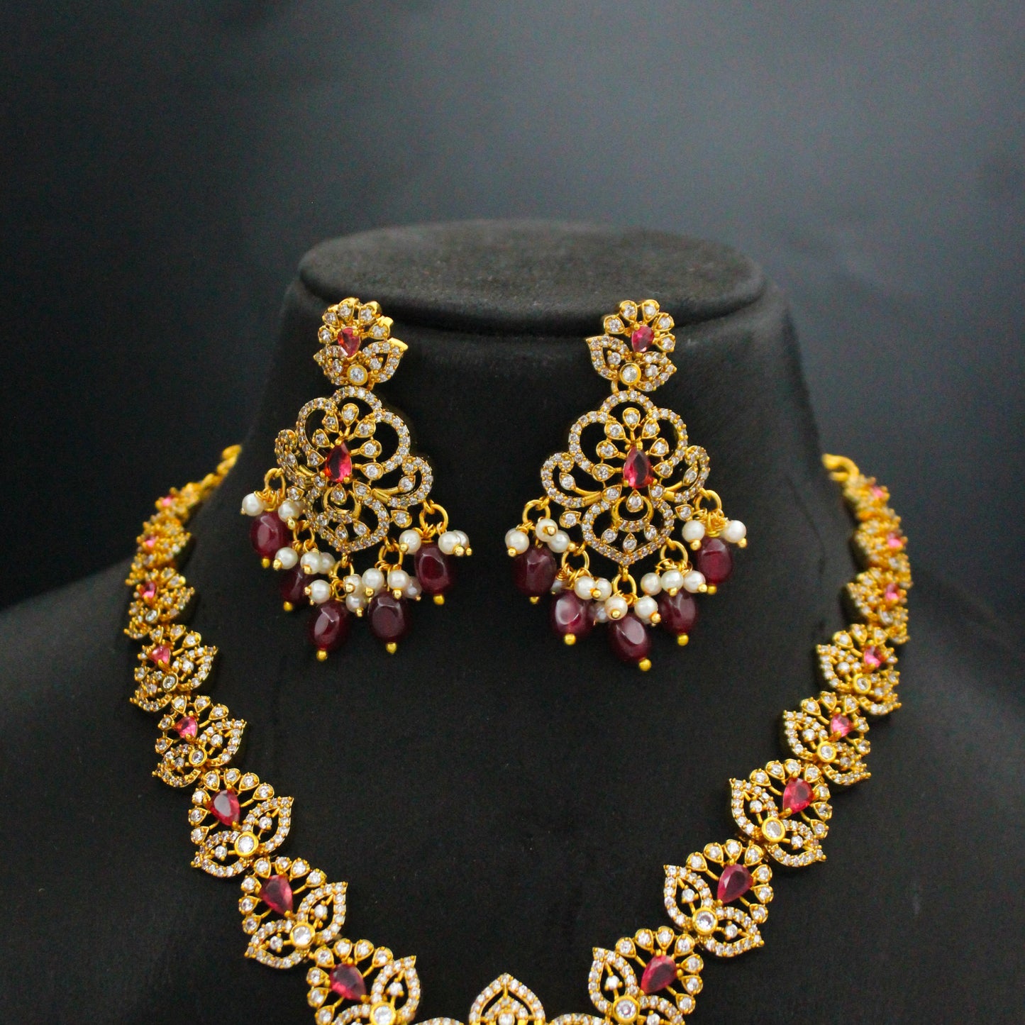 Victorian Red Stone Short Necklace SP-40219