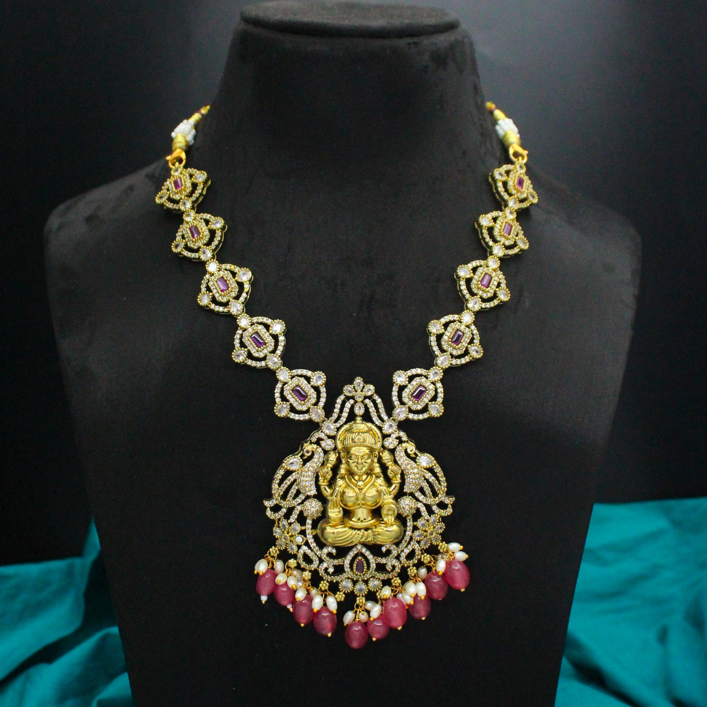 29517 Lakshmi Devi Victorian short necklace with rice pearls making