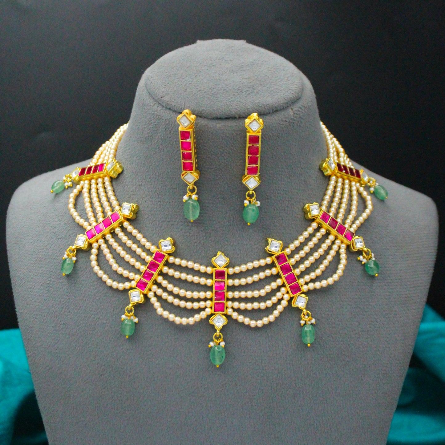 Jadau Kundan Short Necklace Set With Push Back Earrings - 42856