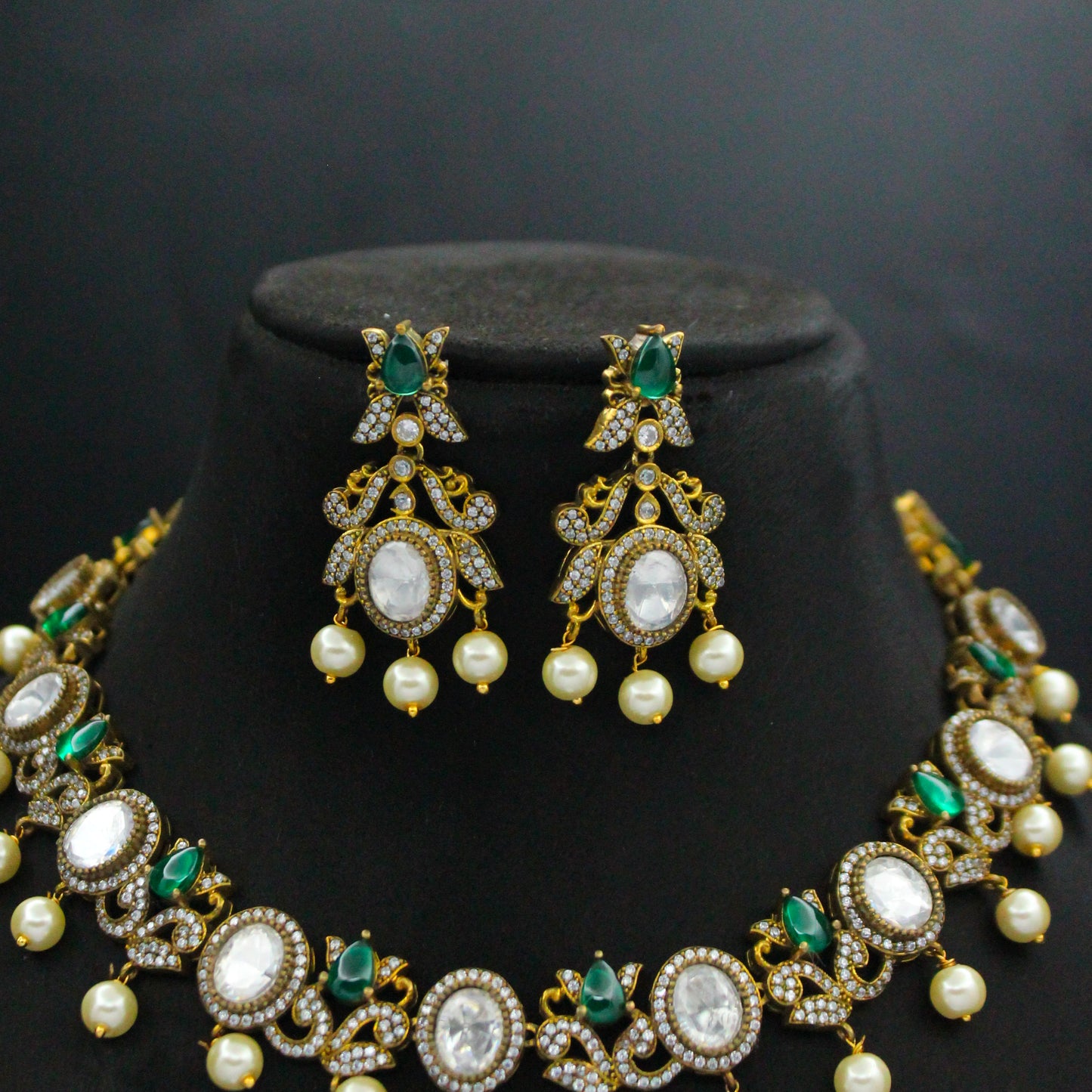 Victorian Green Stone Short Necklace SP-38308
