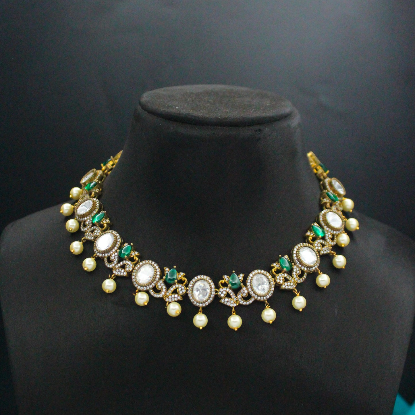 Victorian Green Stone Short Necklace SP-38308