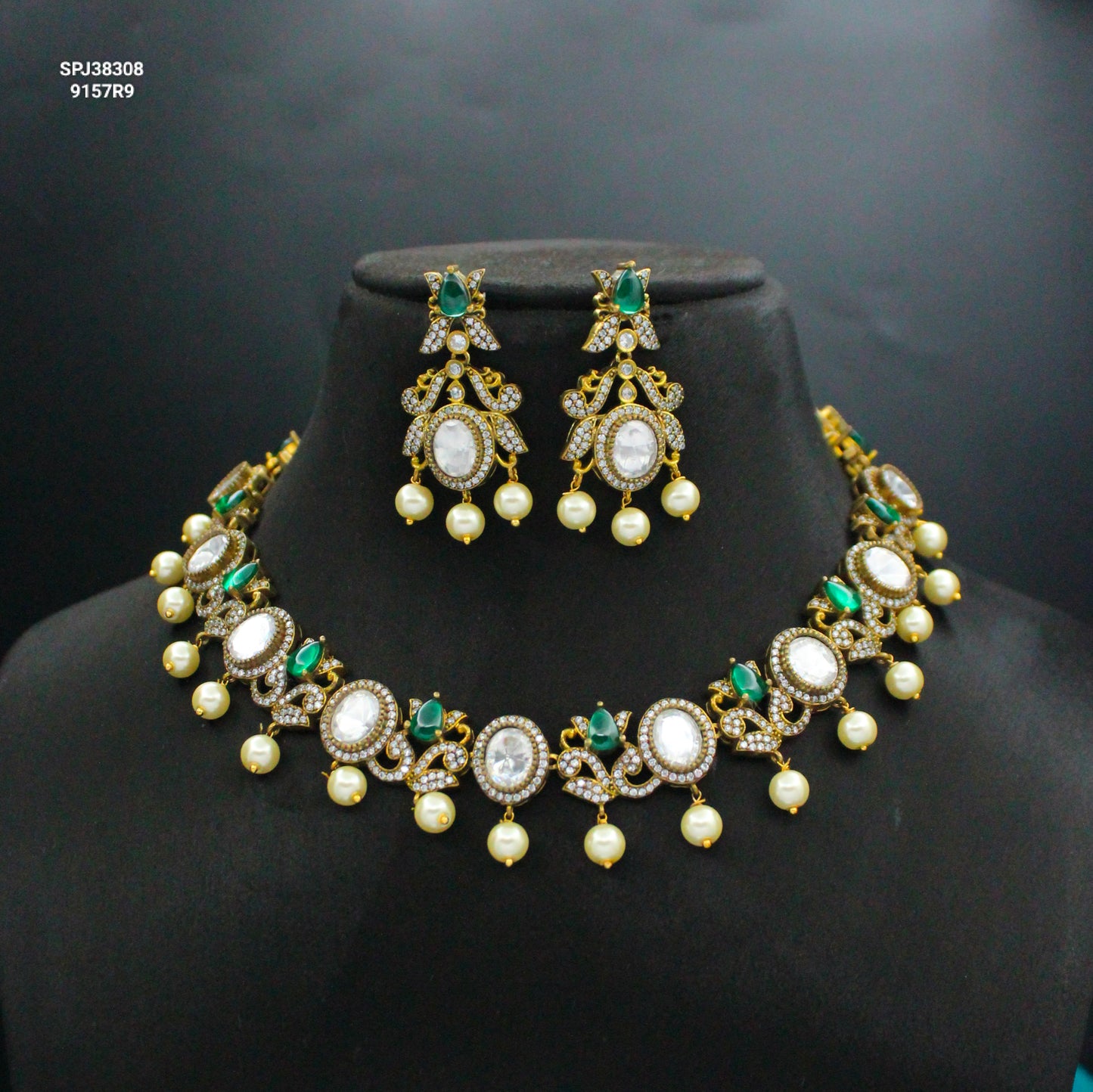Victorian Green Stone Short Necklace SP-38308