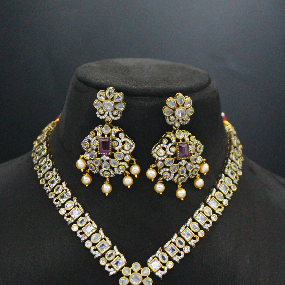 Victorian Red Stone Short Necklace SP-30630