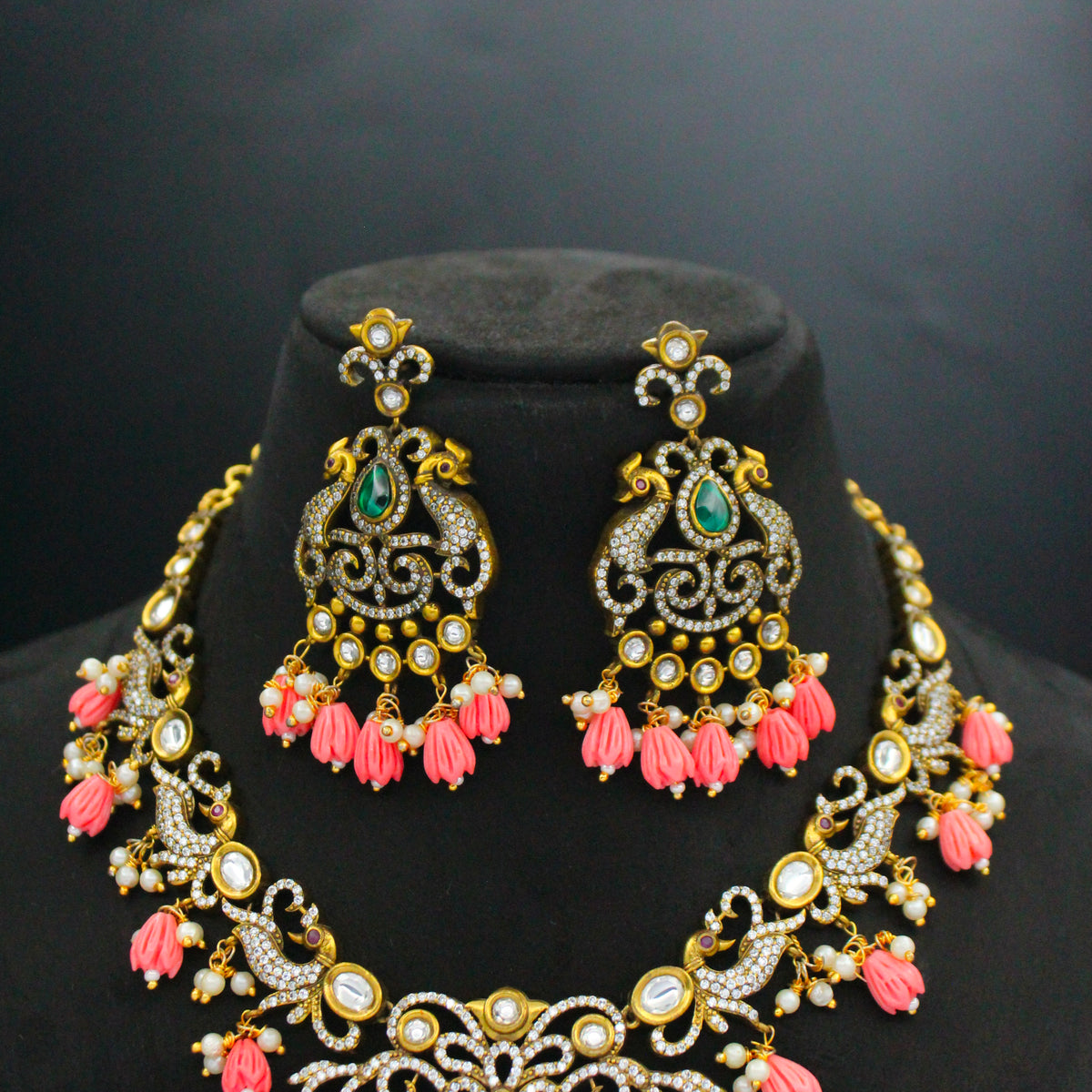 Victorian Peacock Short Necklace with Tulip Beads SP-40076