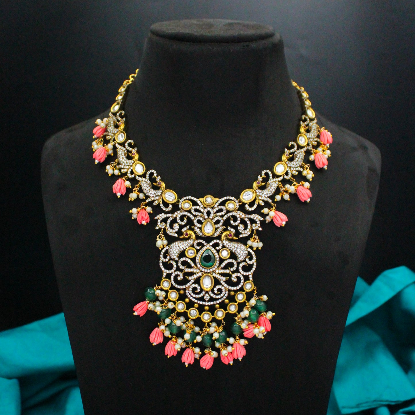 Victorian Peacock Short Necklace with Tulip Beads SP-40076