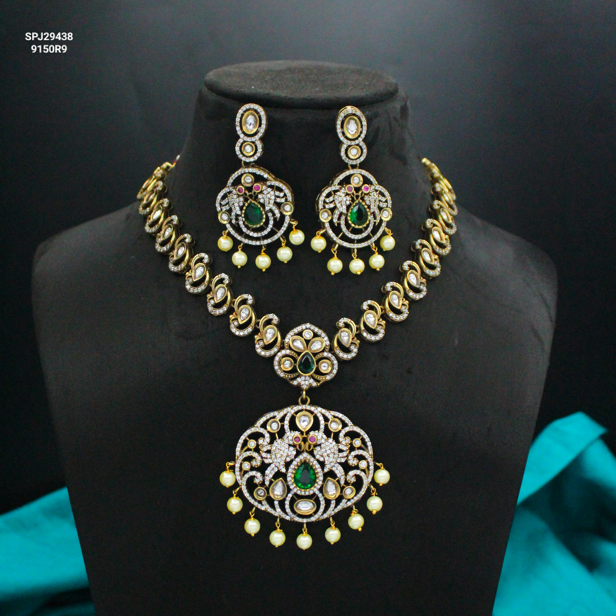 Victorian Peacock Pattern Short Necklace SP-29438