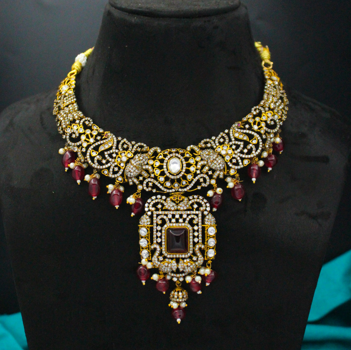 Victorian Red Stone Short Necklace SP-24842