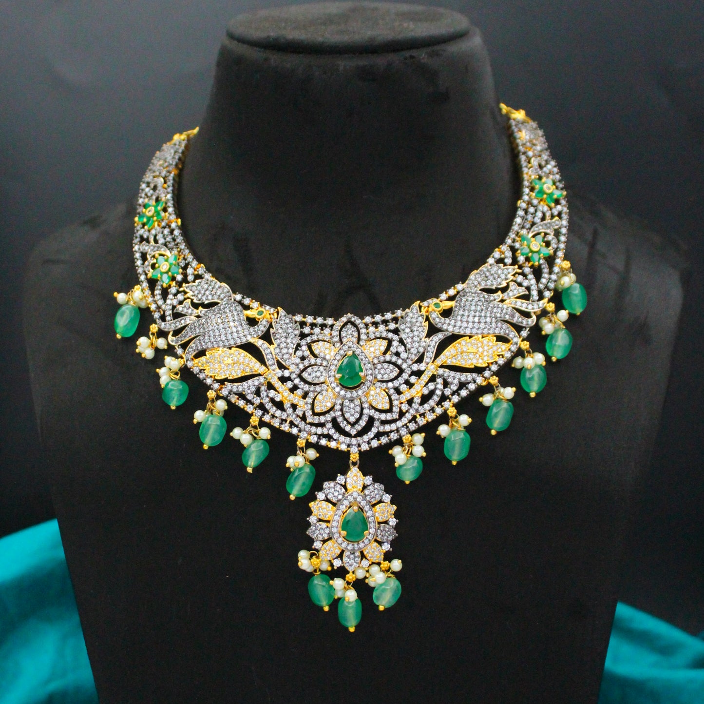Victorian Peacock Green Short Necklace Set with Pushback Earrings SP-18725