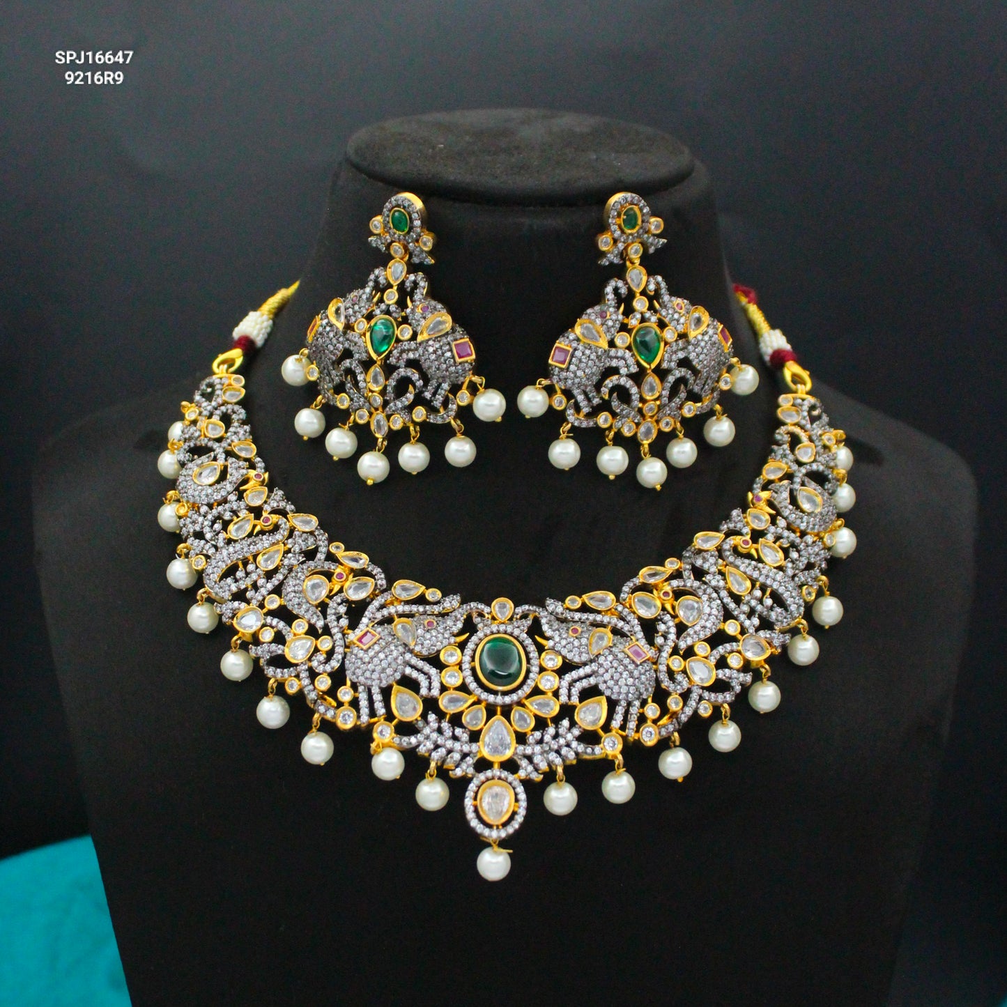 Victorian Elephant Pattern Short Necklace Set with Pushback Earrings SP-16647