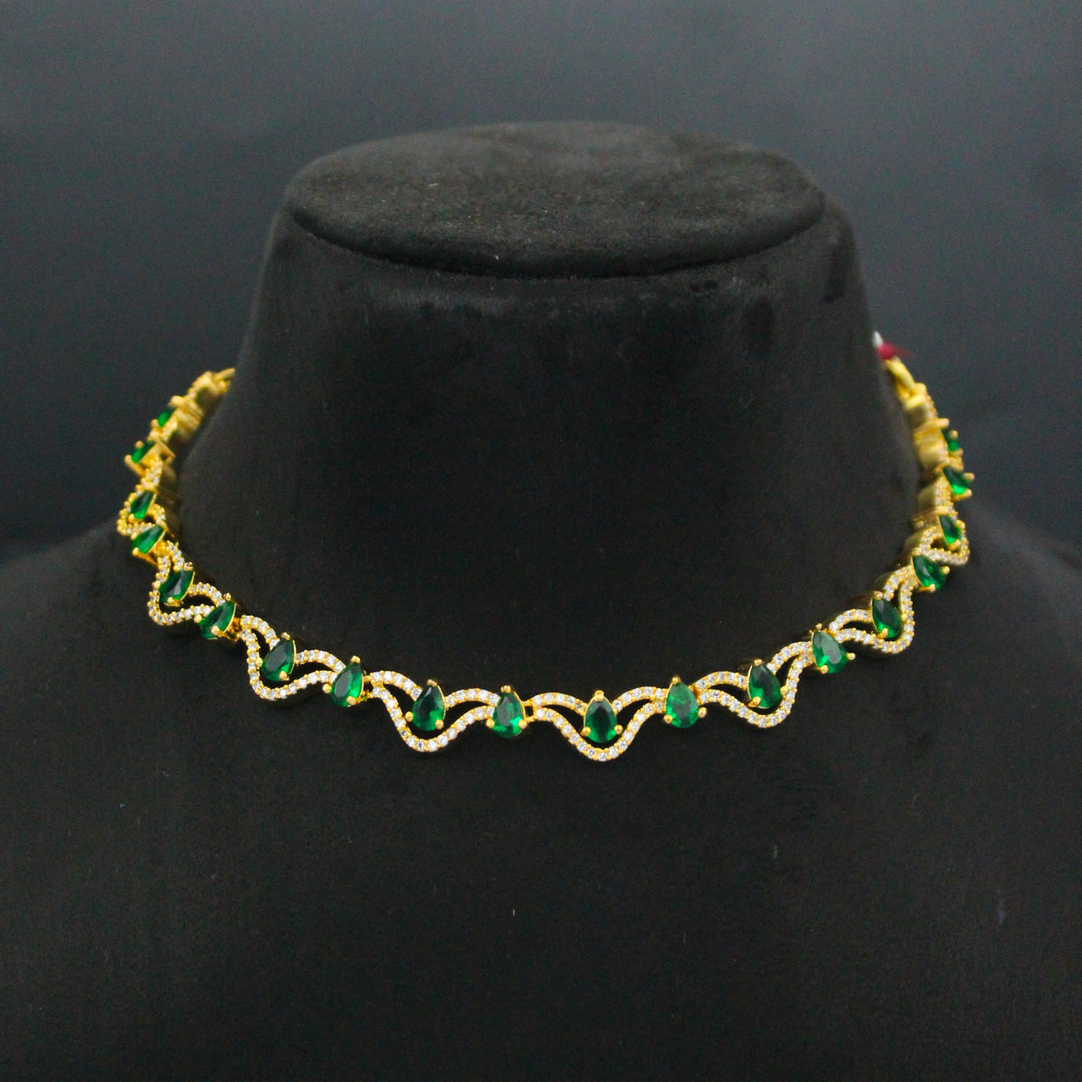 Gold Polish Green Stone Short Necklace SP-19669