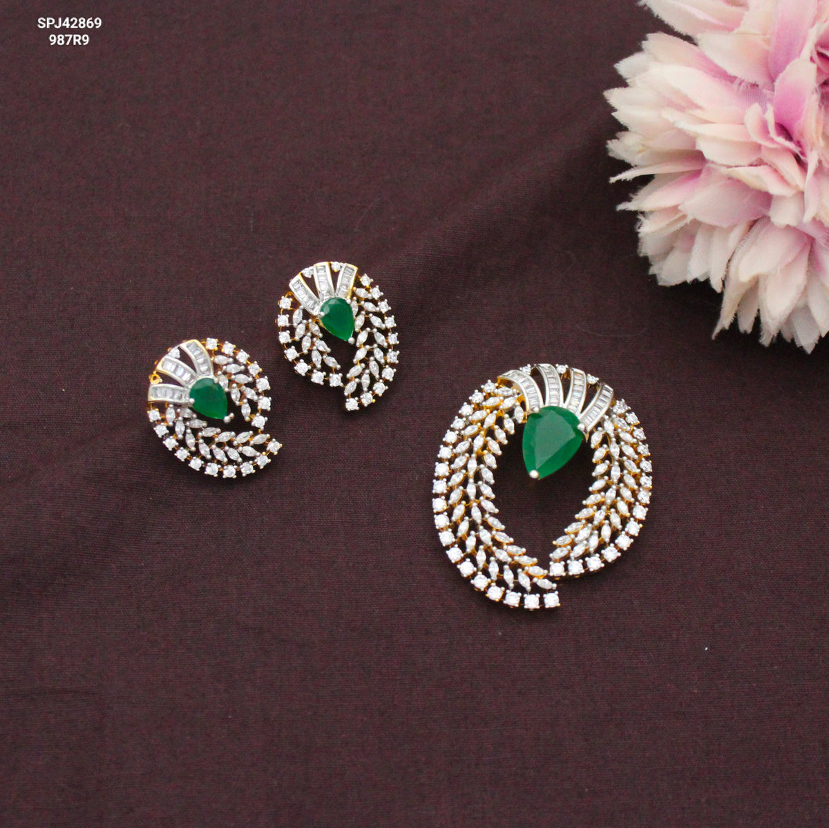 Premium Diamond Look Green Pendant Set With Push Back Earrings And Openable Hook 42869