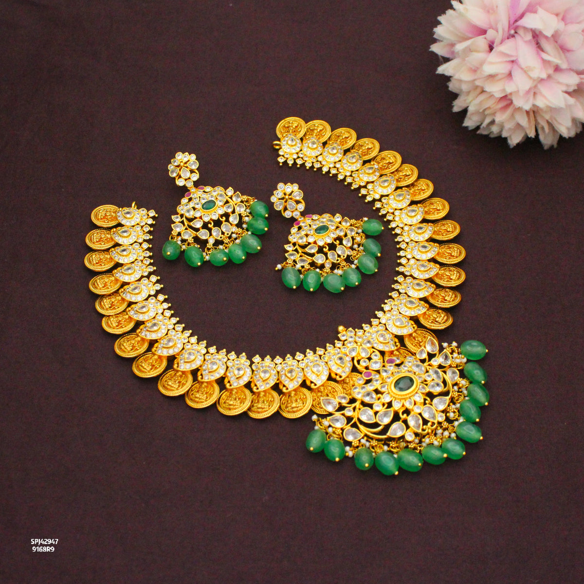Traditional Uncut Stone Short Necklace With Screw Back Earrings & Green Beads 42947