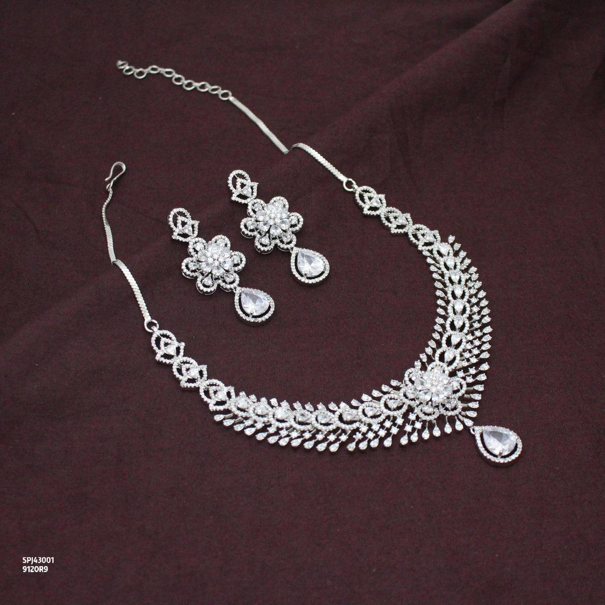 Elegant Platinum Floral Drop Stone Full White Fancy Short Necklace Set With Push Back Statement Earrings Party Wear Jewellery 43001
