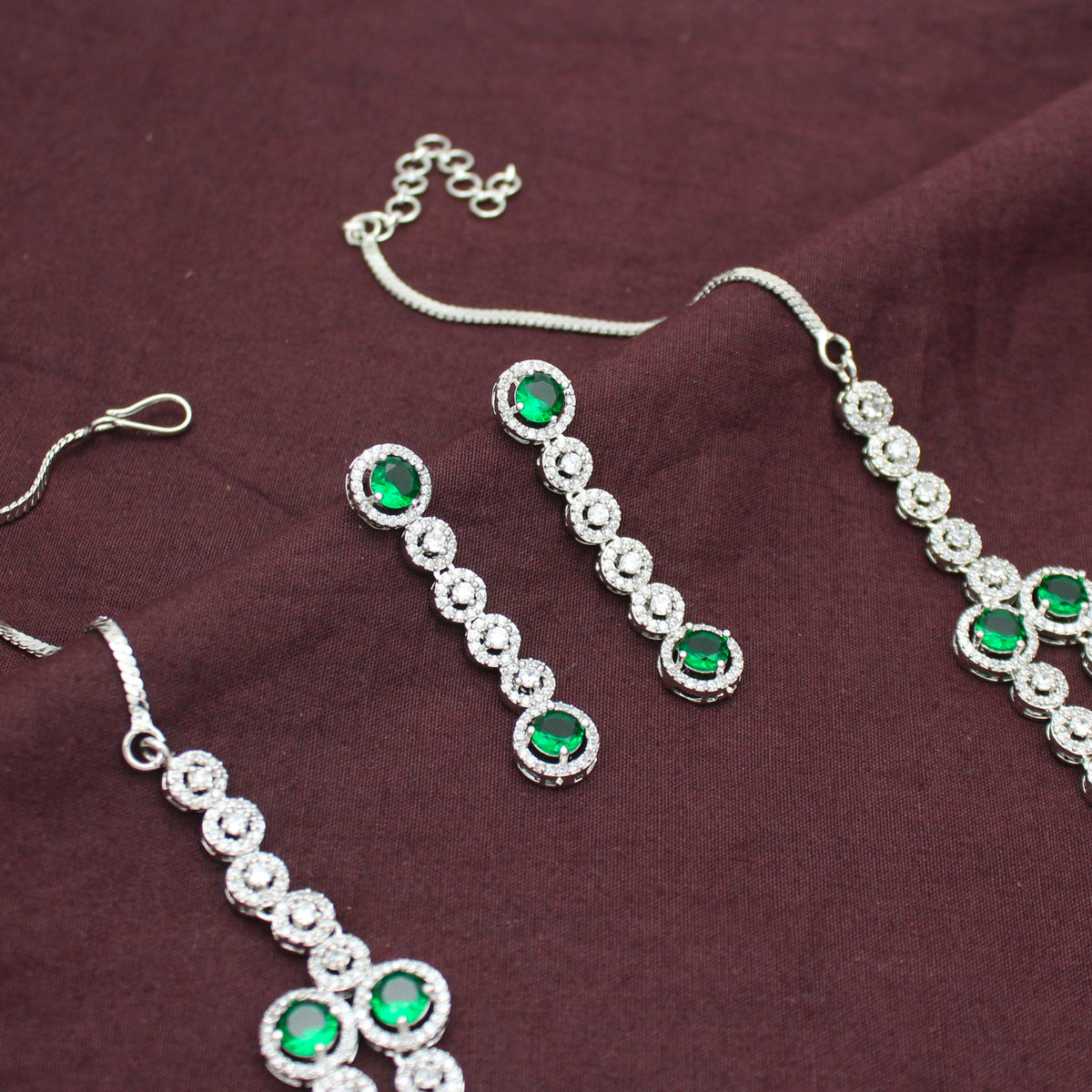 Premium Platinum 2 Layers Round Stone Emerald Green Short Necklace Set With Push Back Earrings 43016