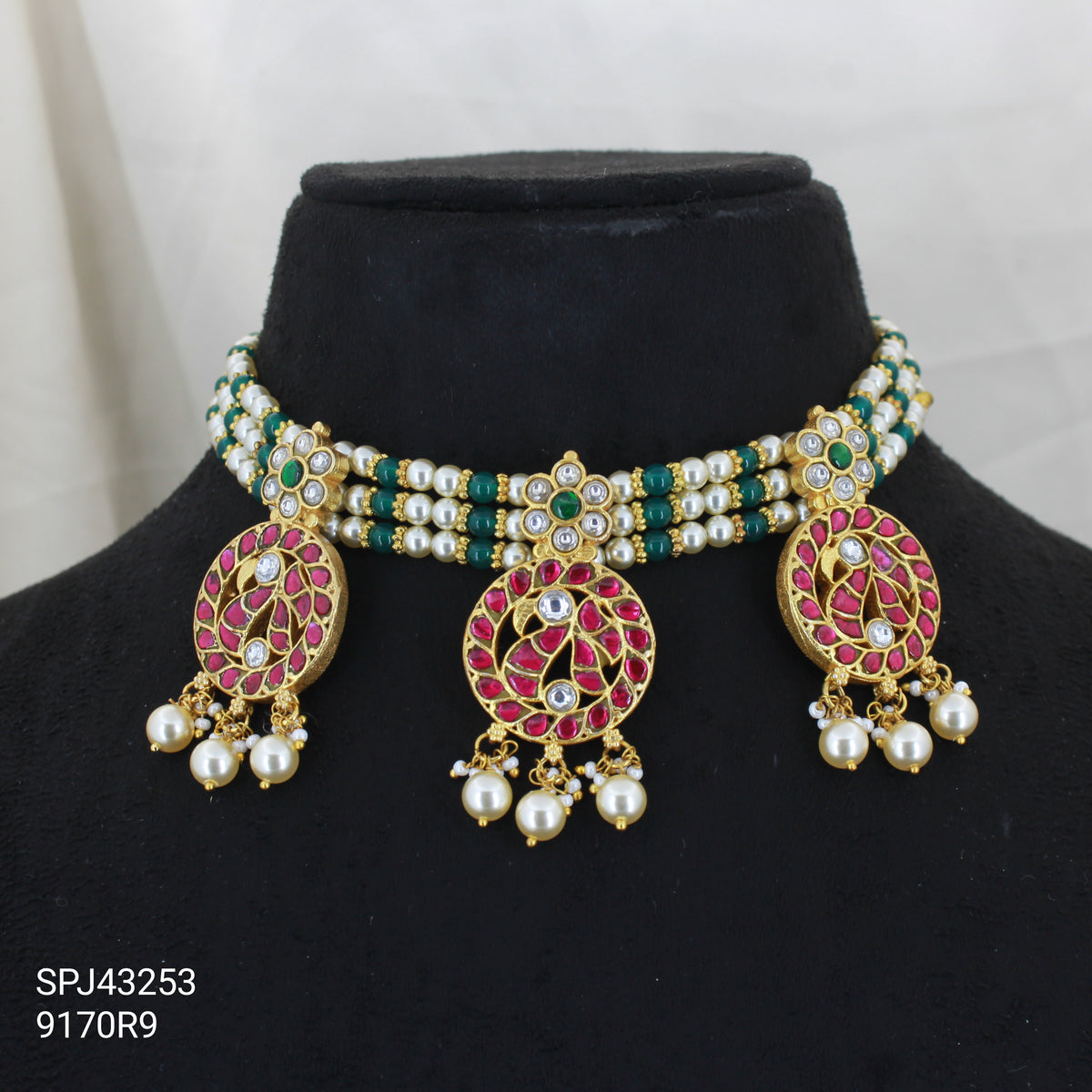43253 jadau peacock choker with 3 Locket and 3 Layers