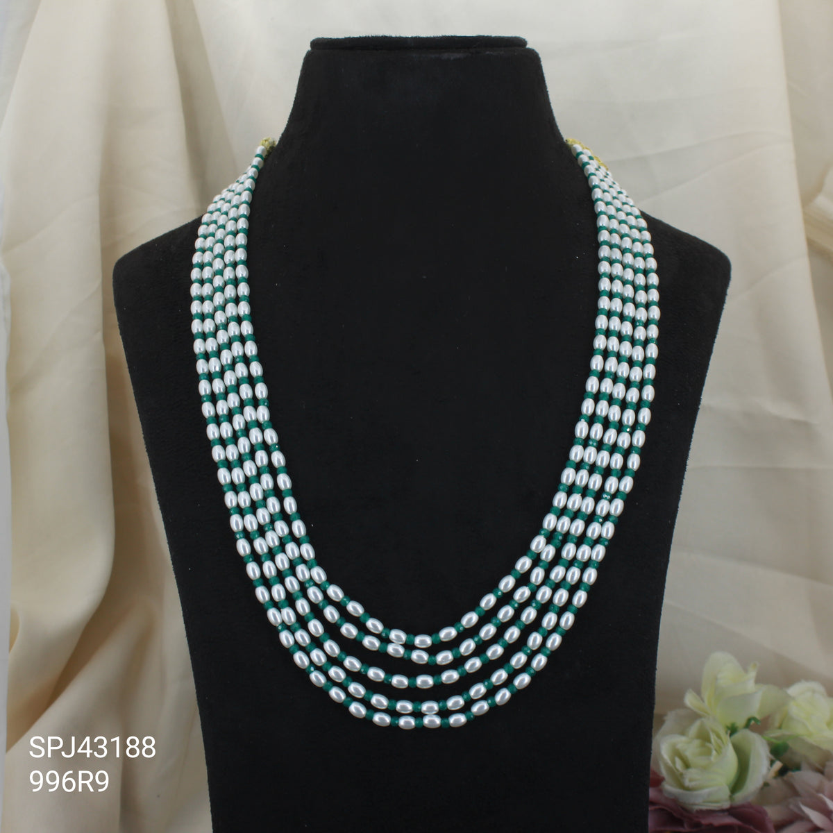 43188 5 lines rice pearls  and green Beads Mala