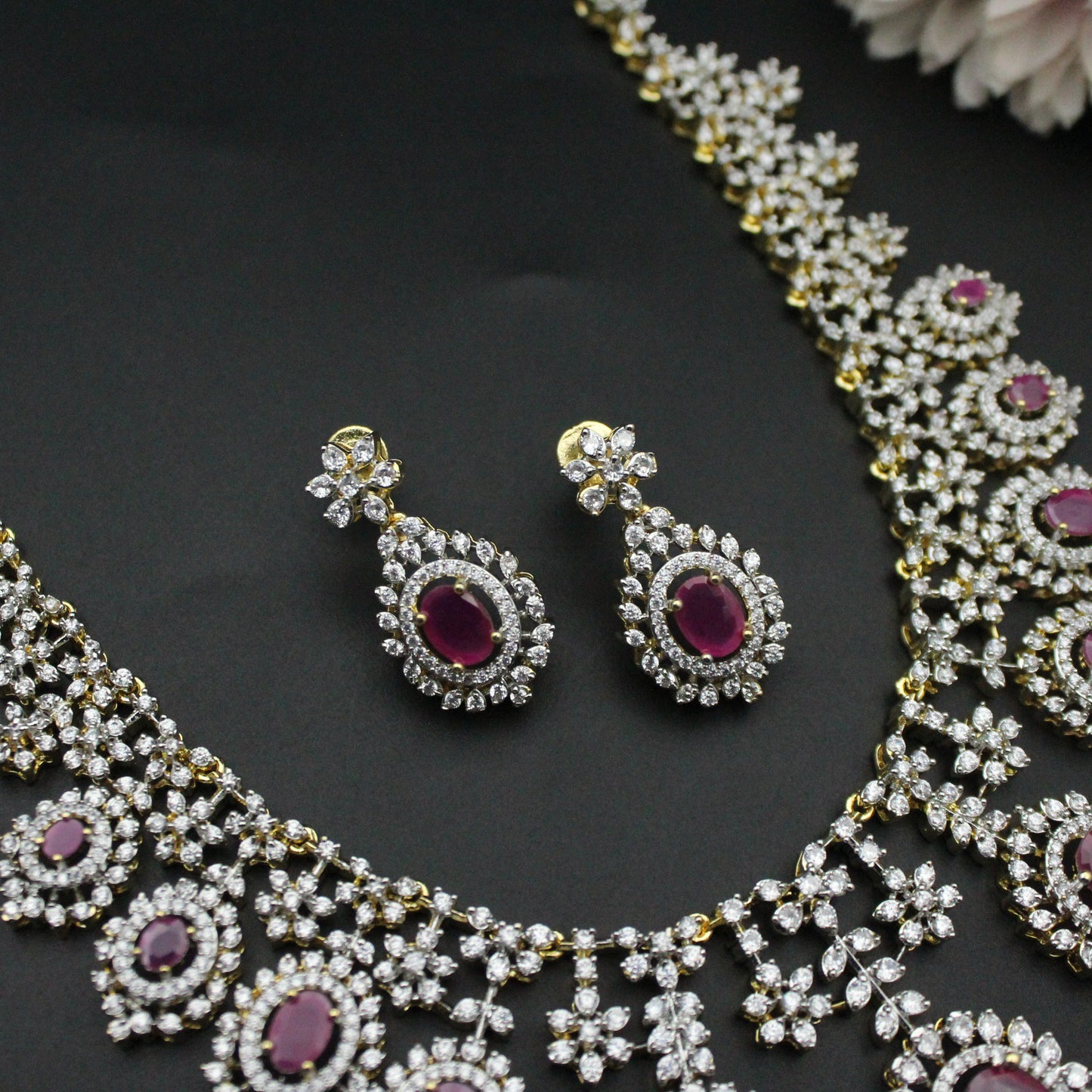 41881 GJ Fancy Short Necklace Set Red With Screw Back Earrings