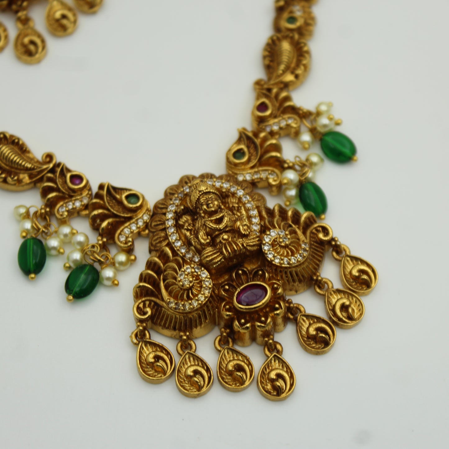 41980  Nakshi short laxmi necklace with push back earrings