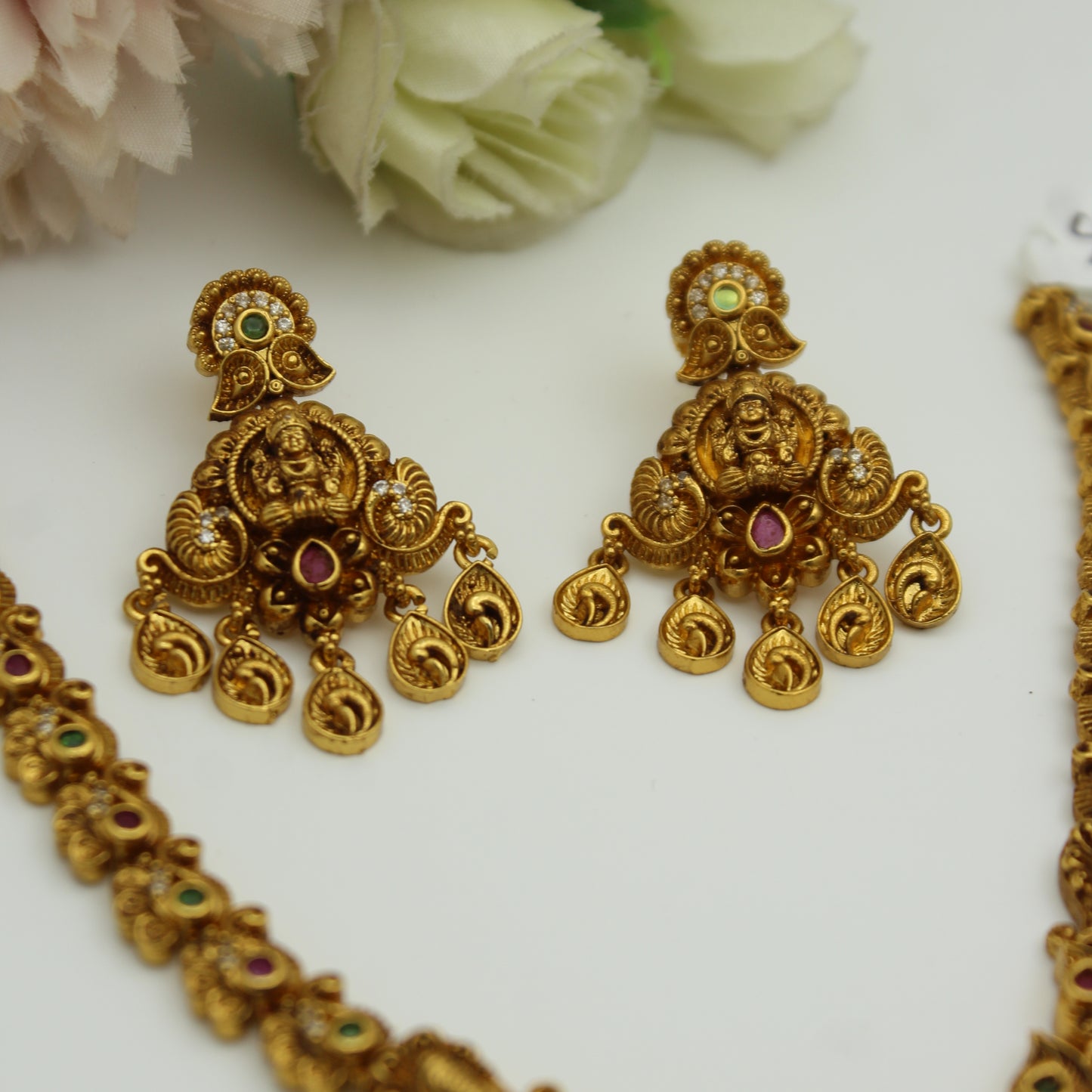 41980  Nakshi short laxmi necklace with push back earrings