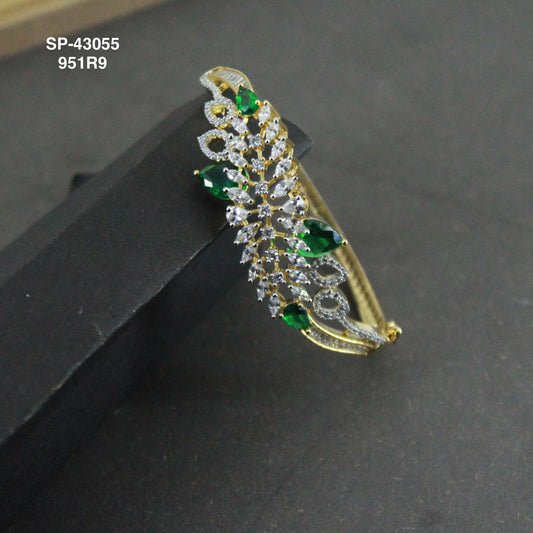 GJ floral pattern green stone beautiful bracelet 43055