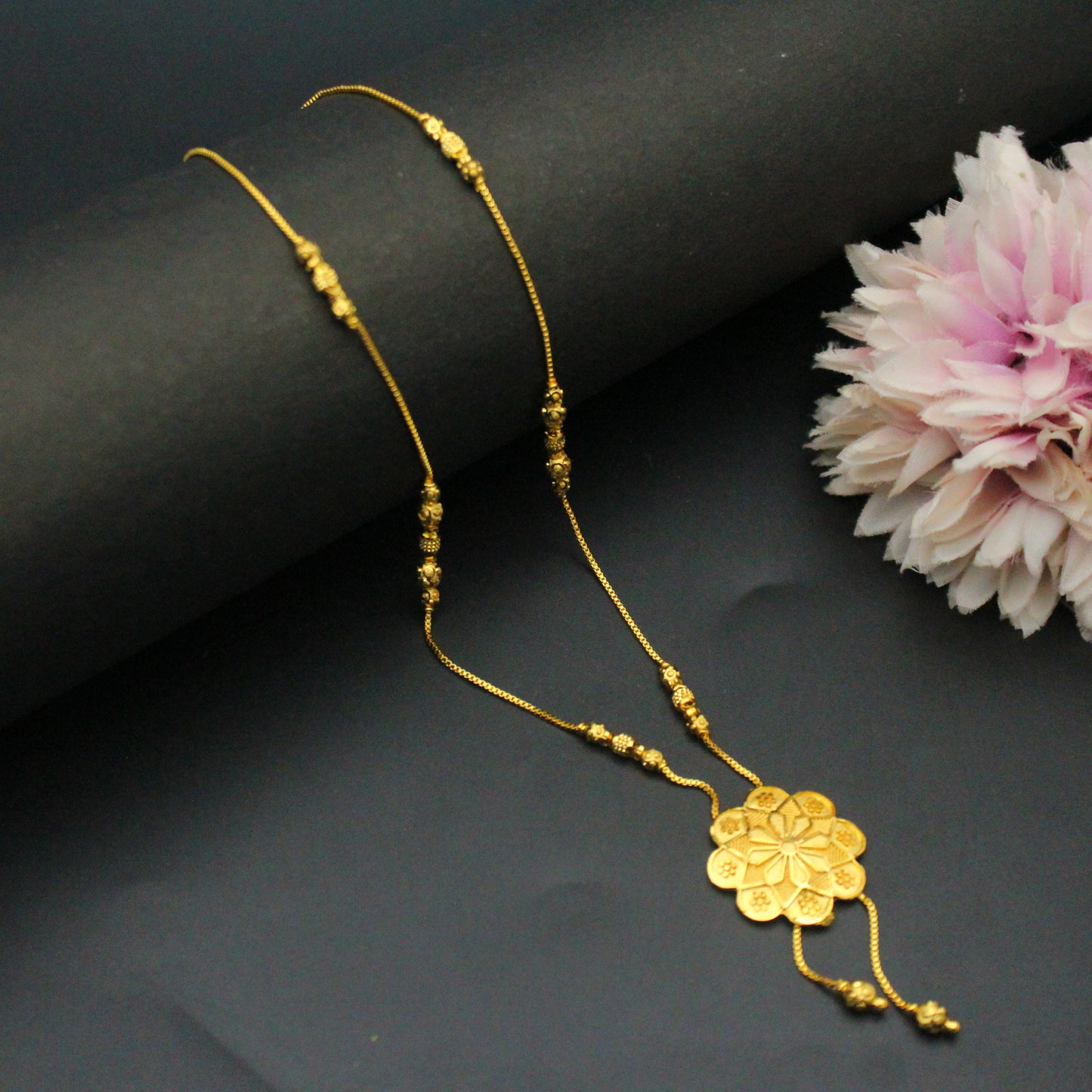 Gold Chain Flower Design 18"