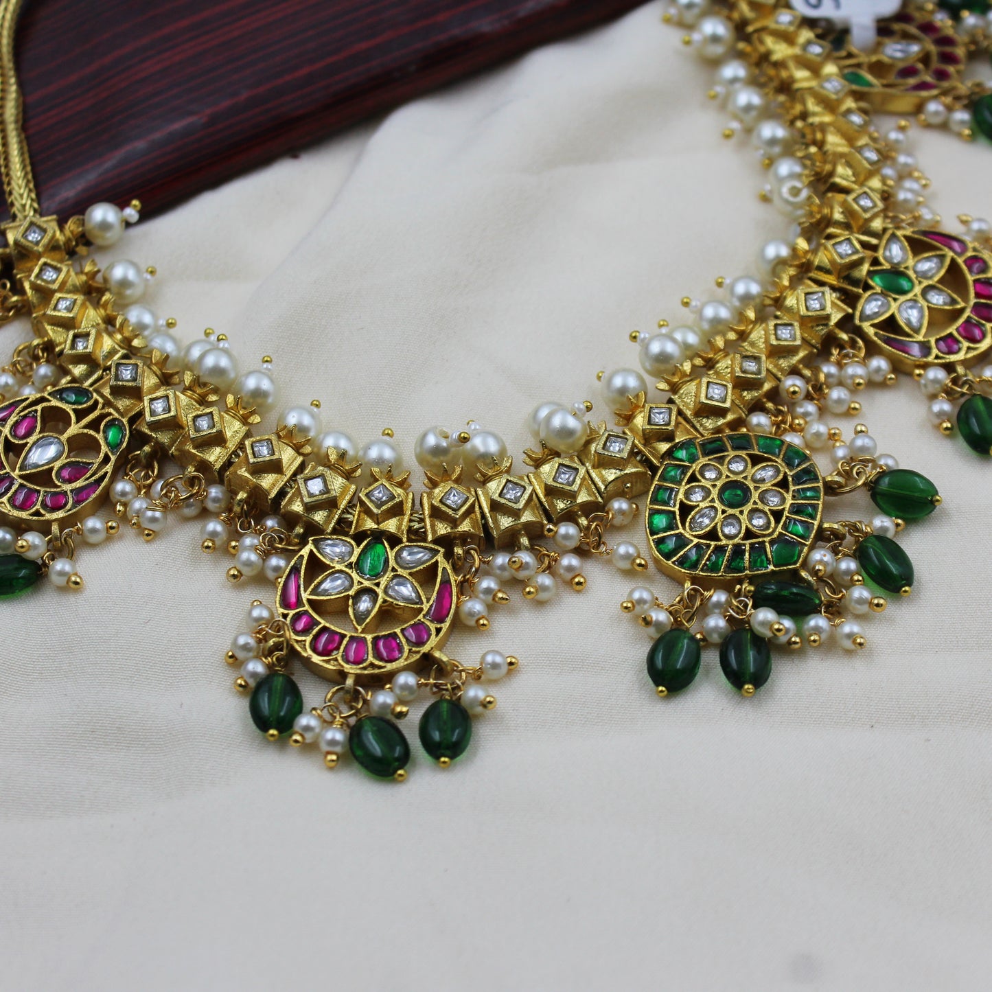 31755 Jadau short necklace