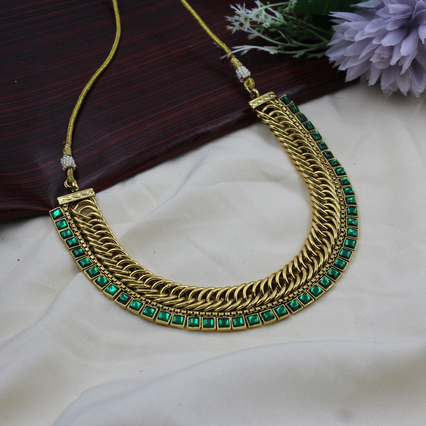 34599 Jalebi pattern Jadau short necklace