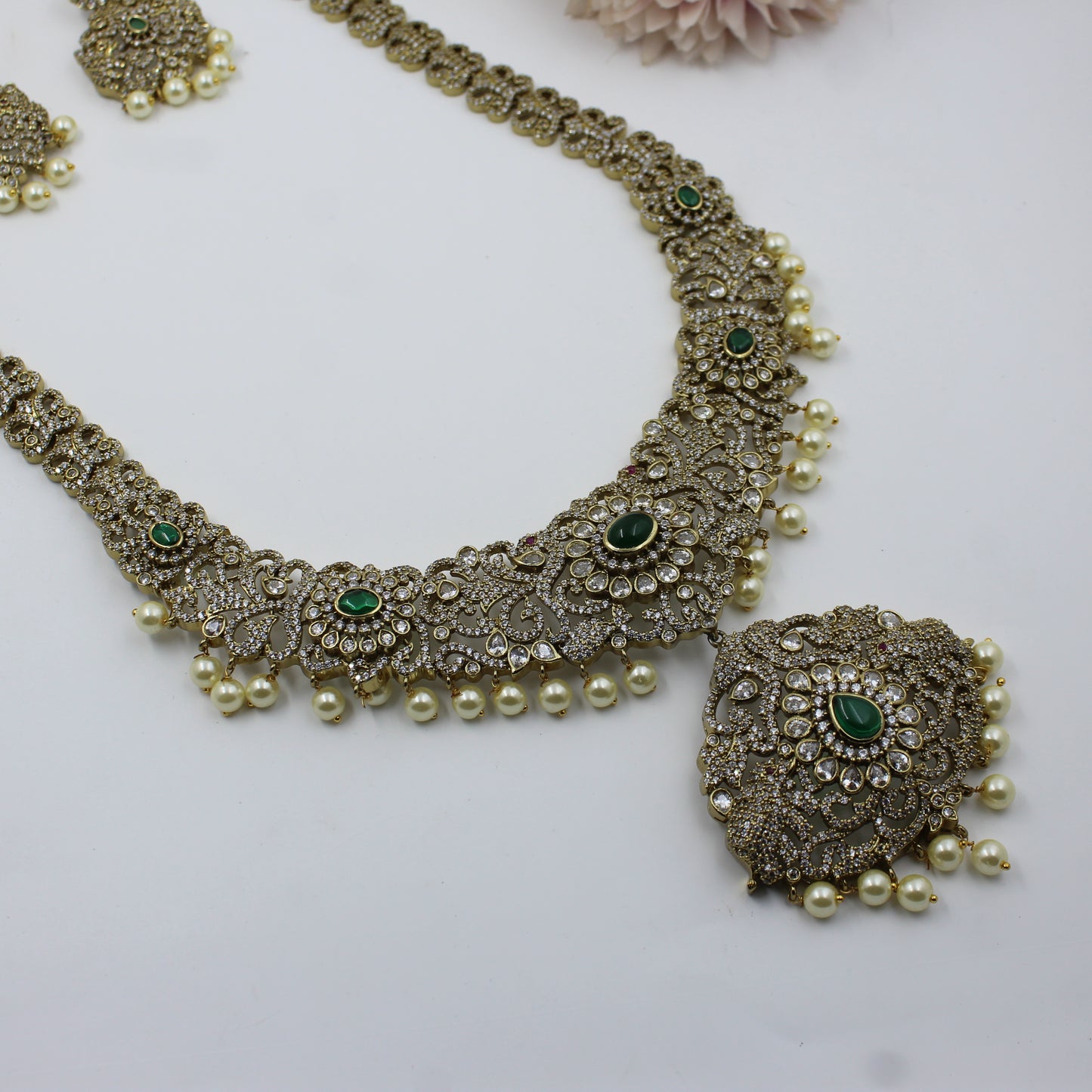 Victorian Neck Set Green