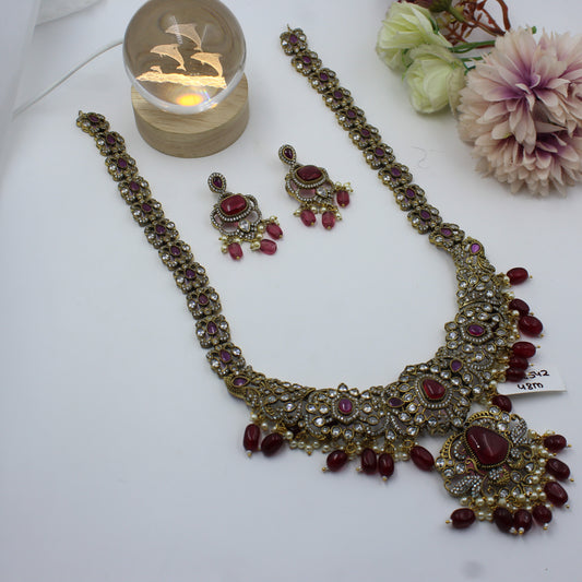 38542 Victorian Long Red Necklace