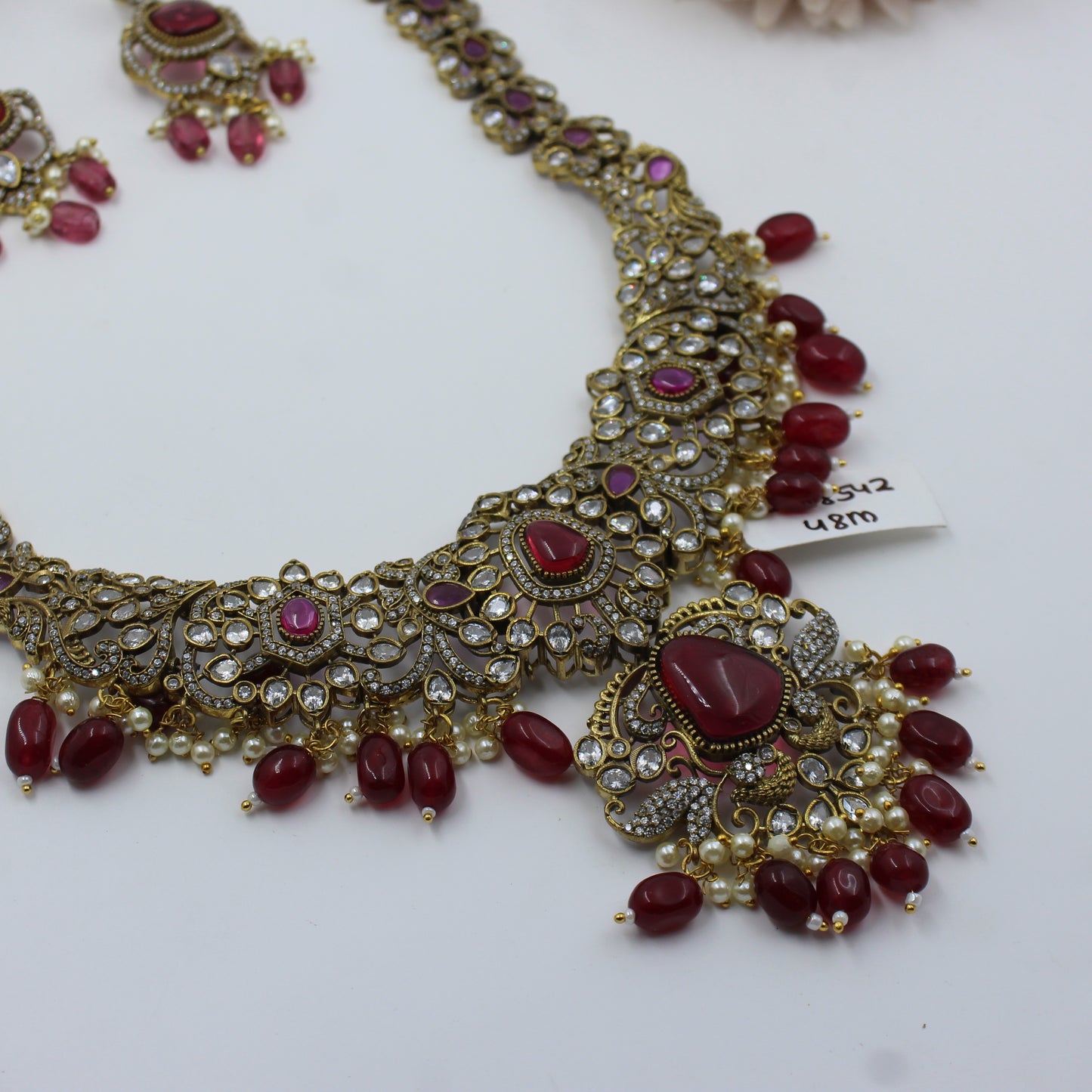 38542 Victorian Long Red Necklace
