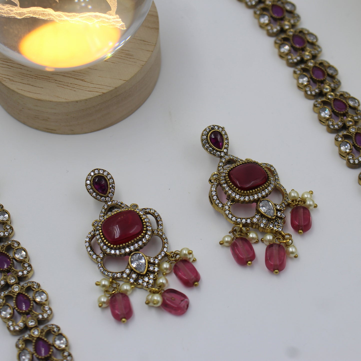 38542 Victorian Long Red Necklace