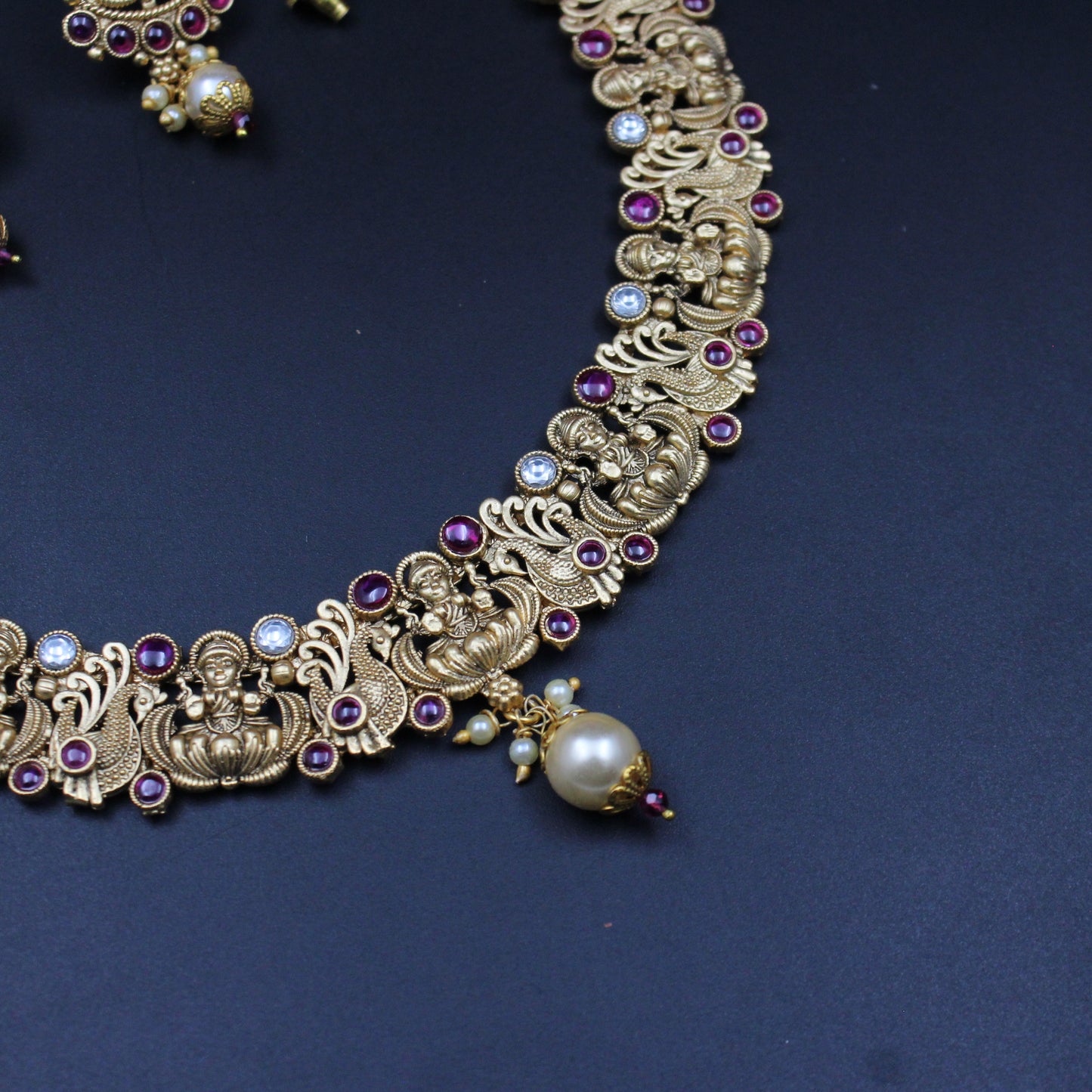 Matte Laxmi Short Necklace