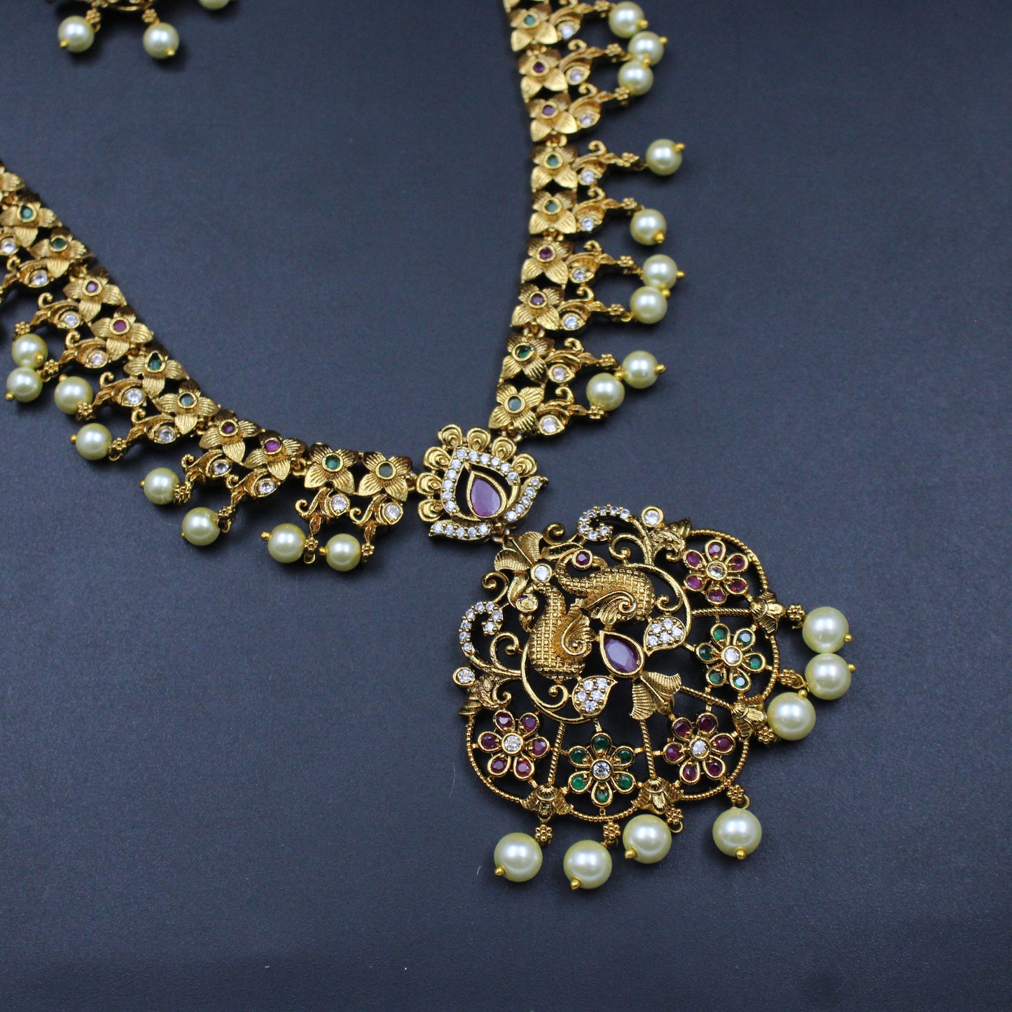 38367 double peacock Short necklace with Chandbali and pearls